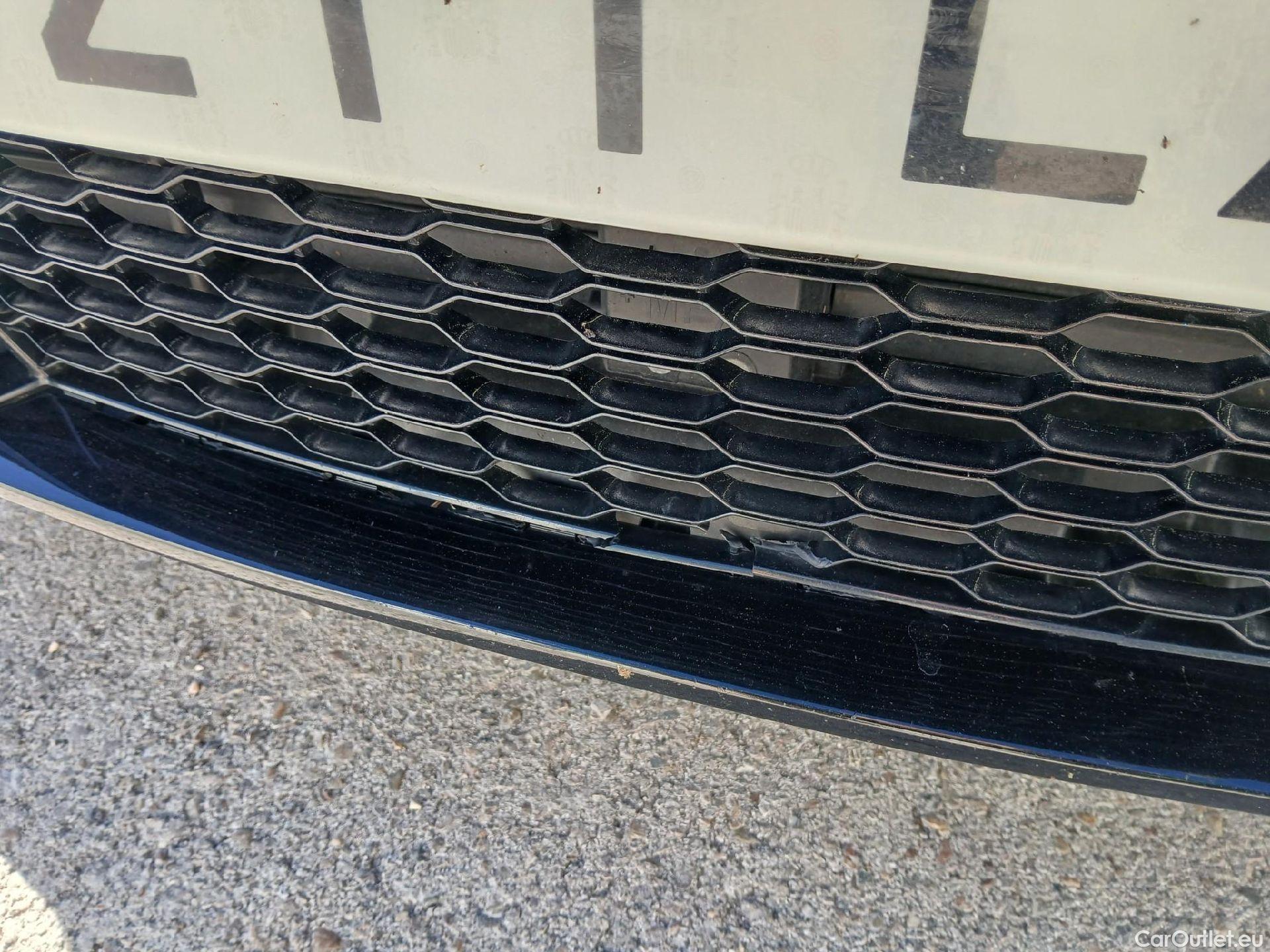  Bmw  Serie 3 BMW  / 2018 / 4P / sedán 320d Auto. #9