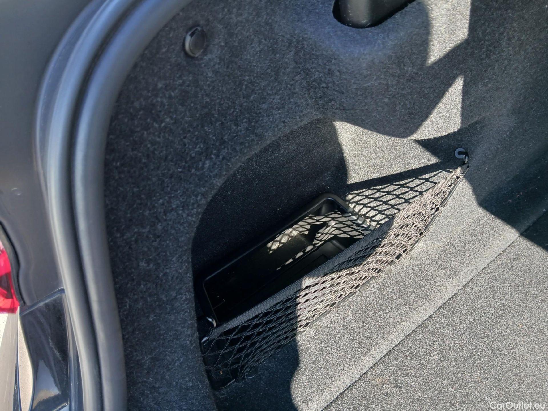  Bmw  Serie 3 BMW  / 2018 / 4P / sedán 320d Auto. #40