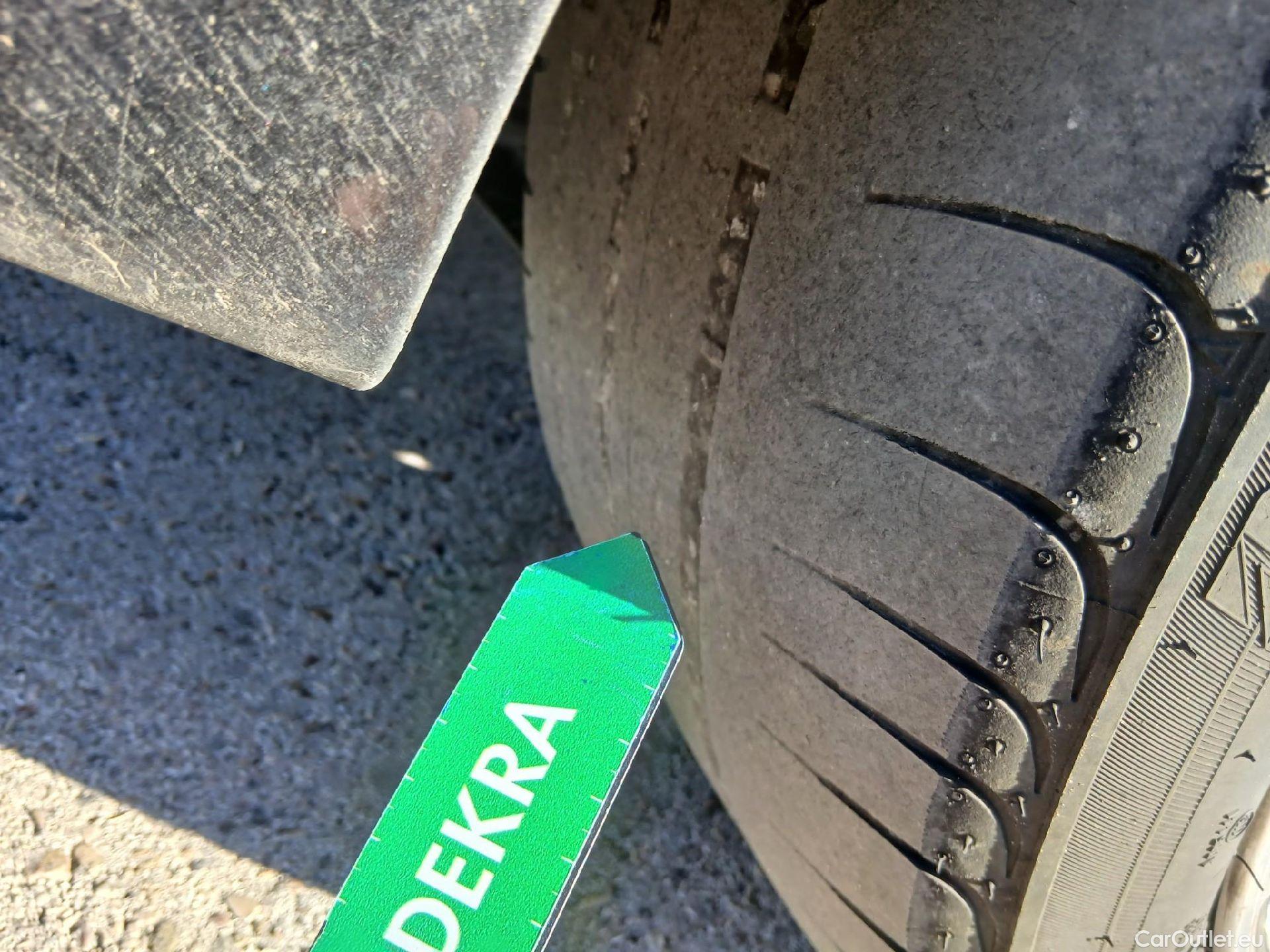  Bmw  Serie 5 BMW  / 2020 / 5P / familiar 530dA xDrive Touring #49