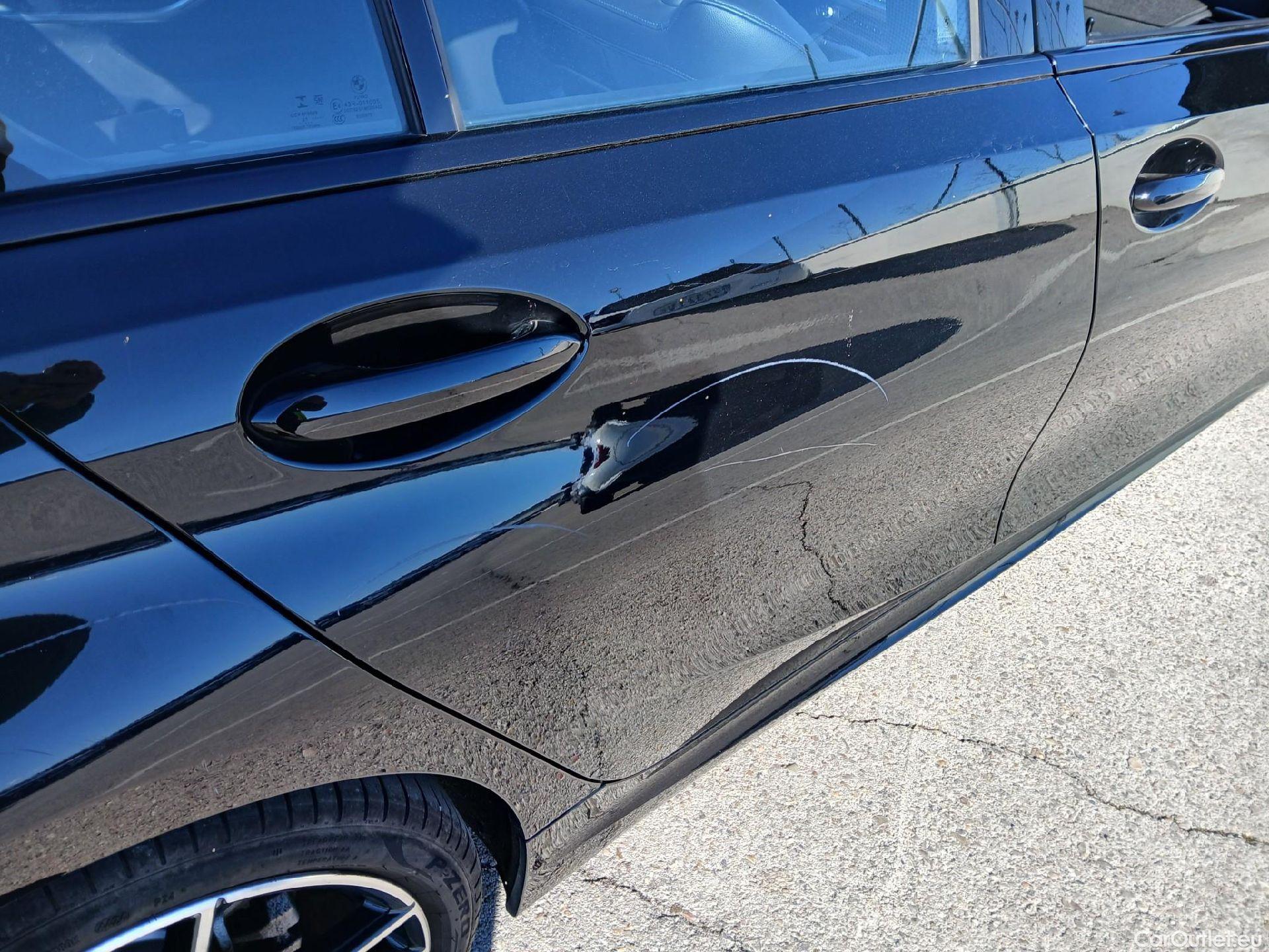  Bmw  Serie 3 BMW  / 2018 / 4P / sedán 320d Auto. #32