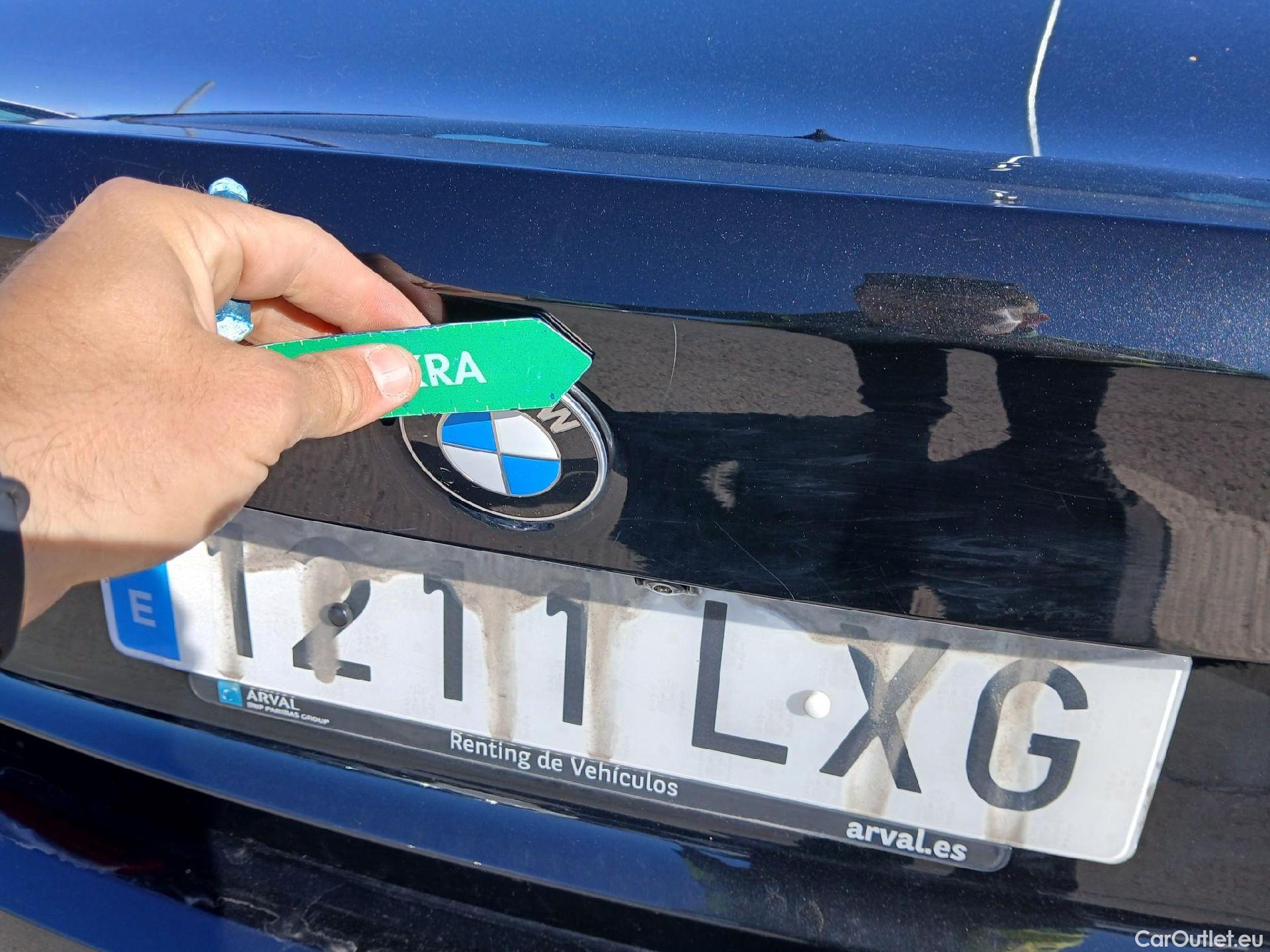  Bmw  Serie 3 BMW  / 2018 / 4P / sedán 320d Auto. #27