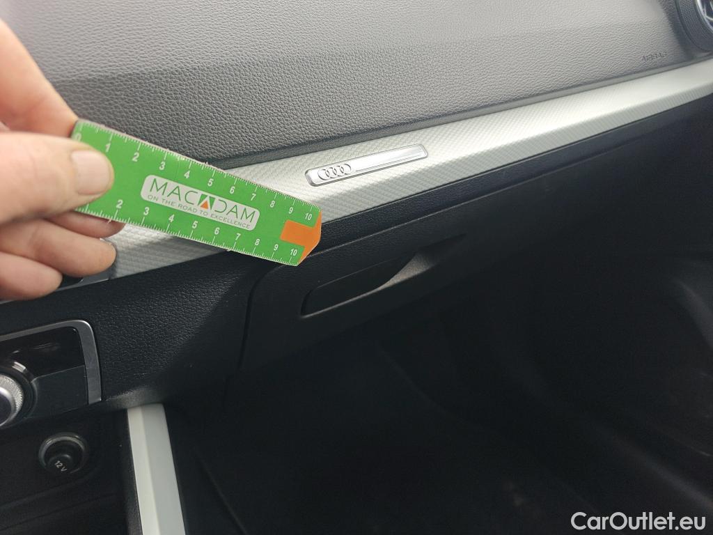  Audi  Q2 AUDI  / 2016 / 5P / todoterreno Design 30 TFSI 85kW (116CV) #28