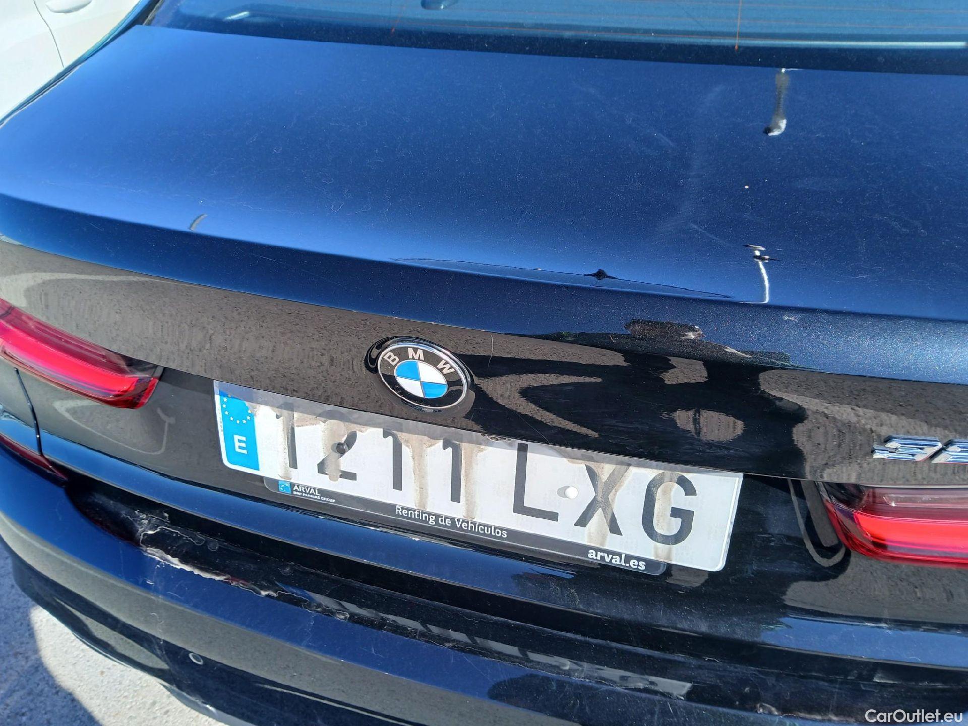  Bmw  Serie 3 BMW  / 2018 / 4P / sedán 320d Auto. #28