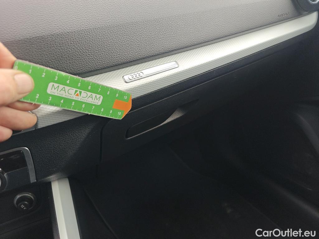  Audi  Q2 AUDI  / 2016 / 5P / todoterreno Design 30 TFSI 85kW (116CV) #27