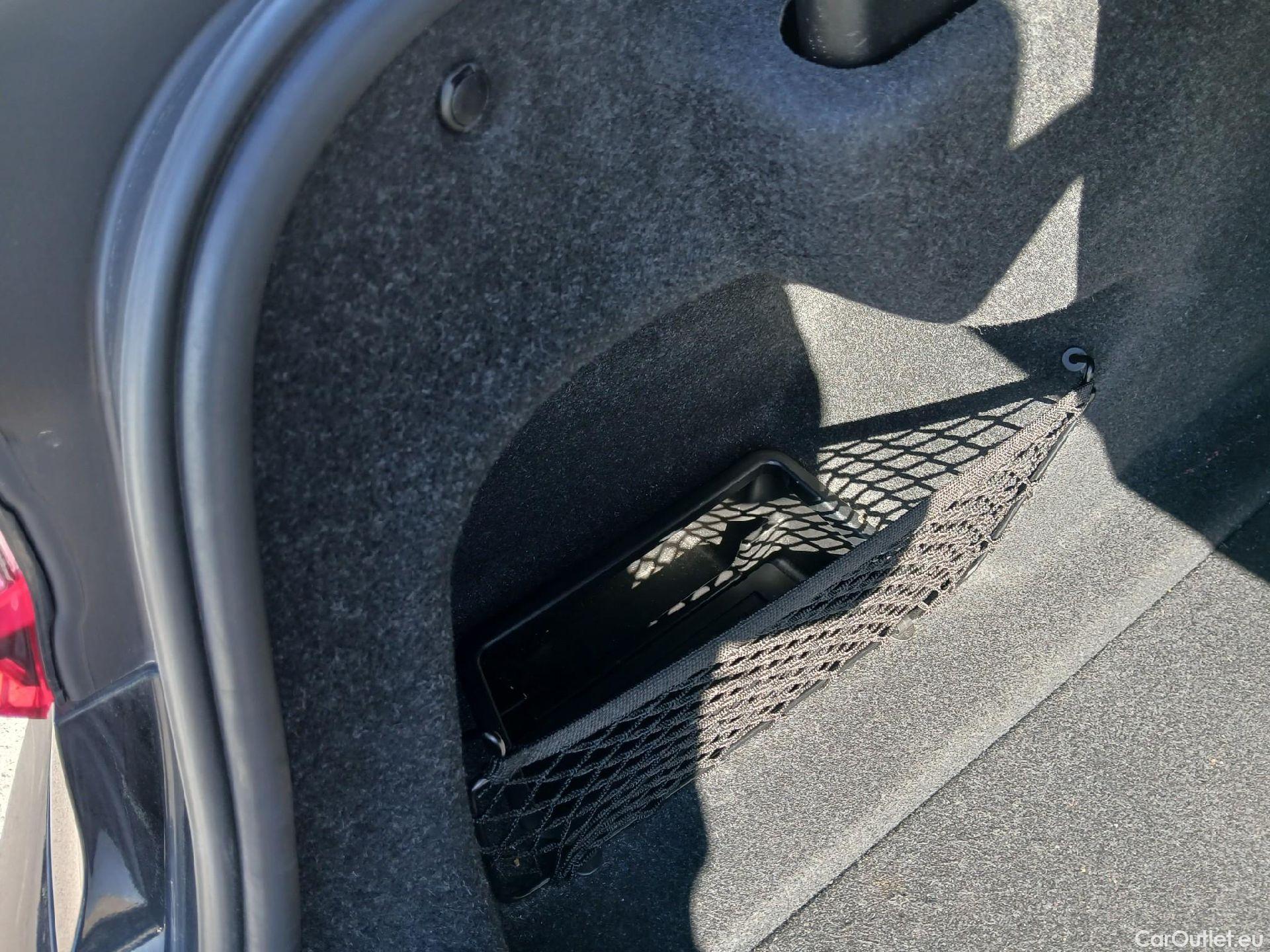  Bmw  Serie 3 BMW  / 2018 / 4P / sedán 320d Auto. #39