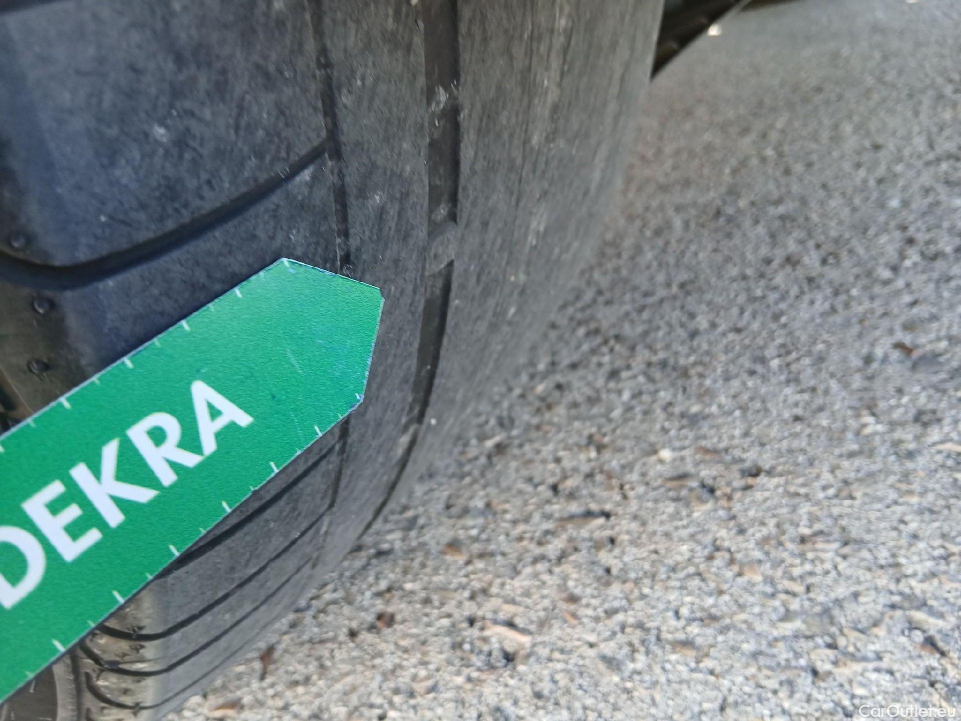  Bmw  Serie 5 BMW  / 2020 / 5P / familiar 530dA xDrive Touring #30