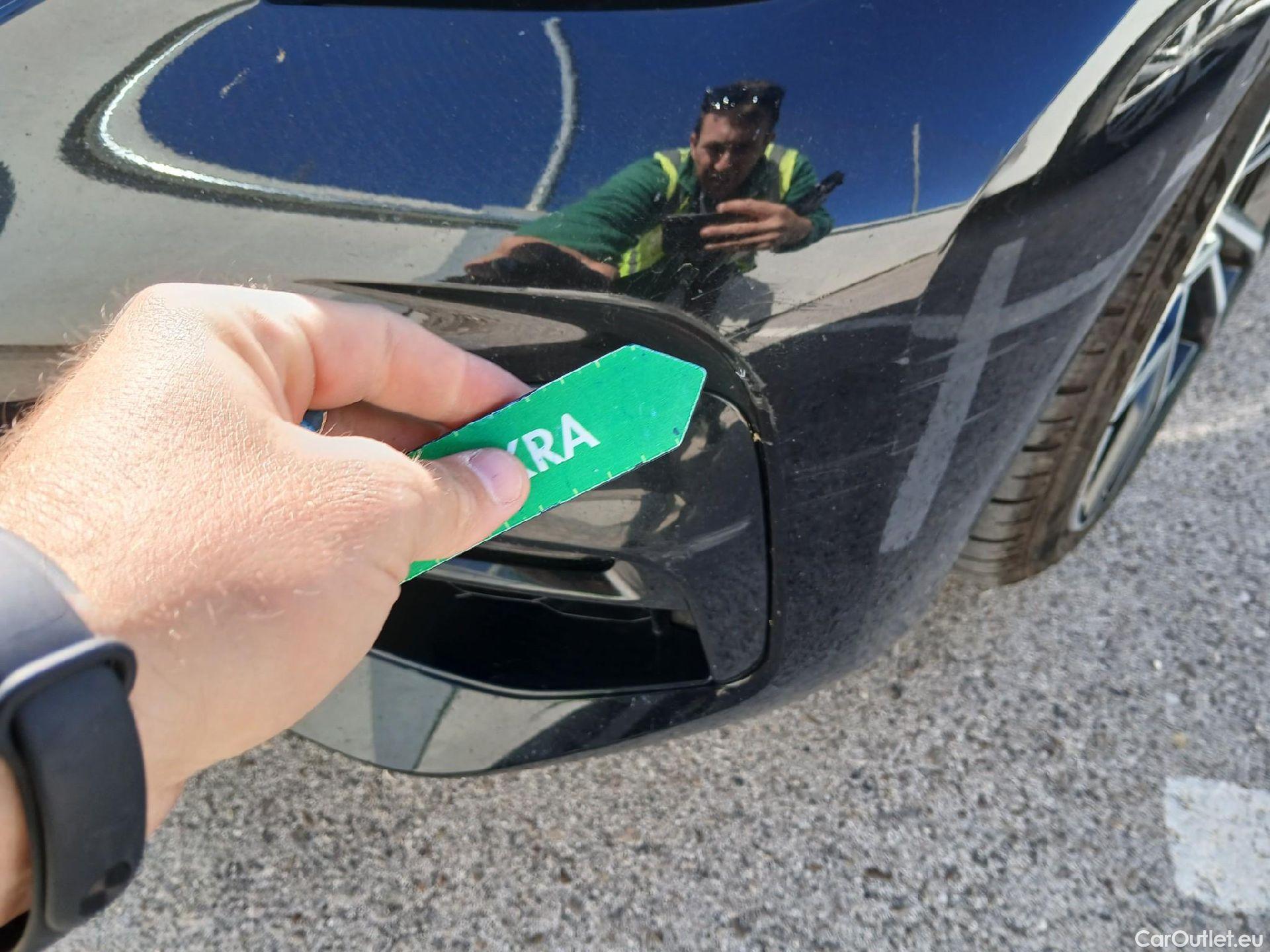  Bmw  Serie 3 BMW  / 2018 / 4P / sedán 320d Auto. #5