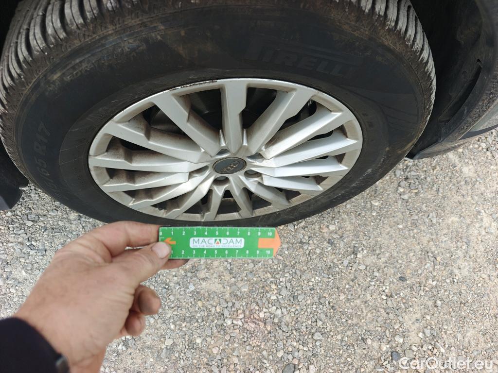  Audi  Q2 AUDI  / 2016 / 5P / todoterreno Design 30 TFSI 85kW (116CV) #23