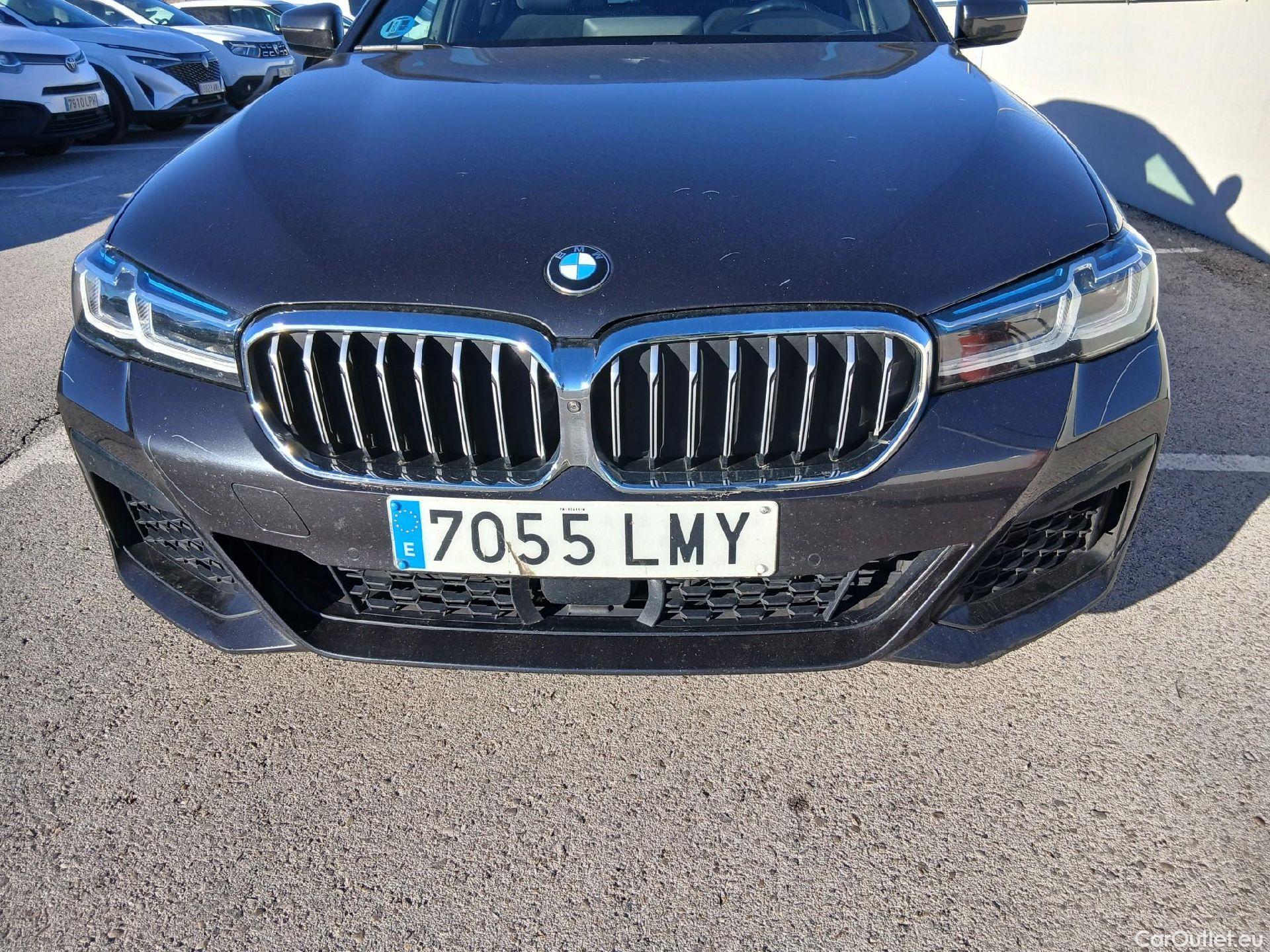  Bmw  Serie 5 BMW  / 2020 / 5P / familiar 530dA xDrive Touring #9