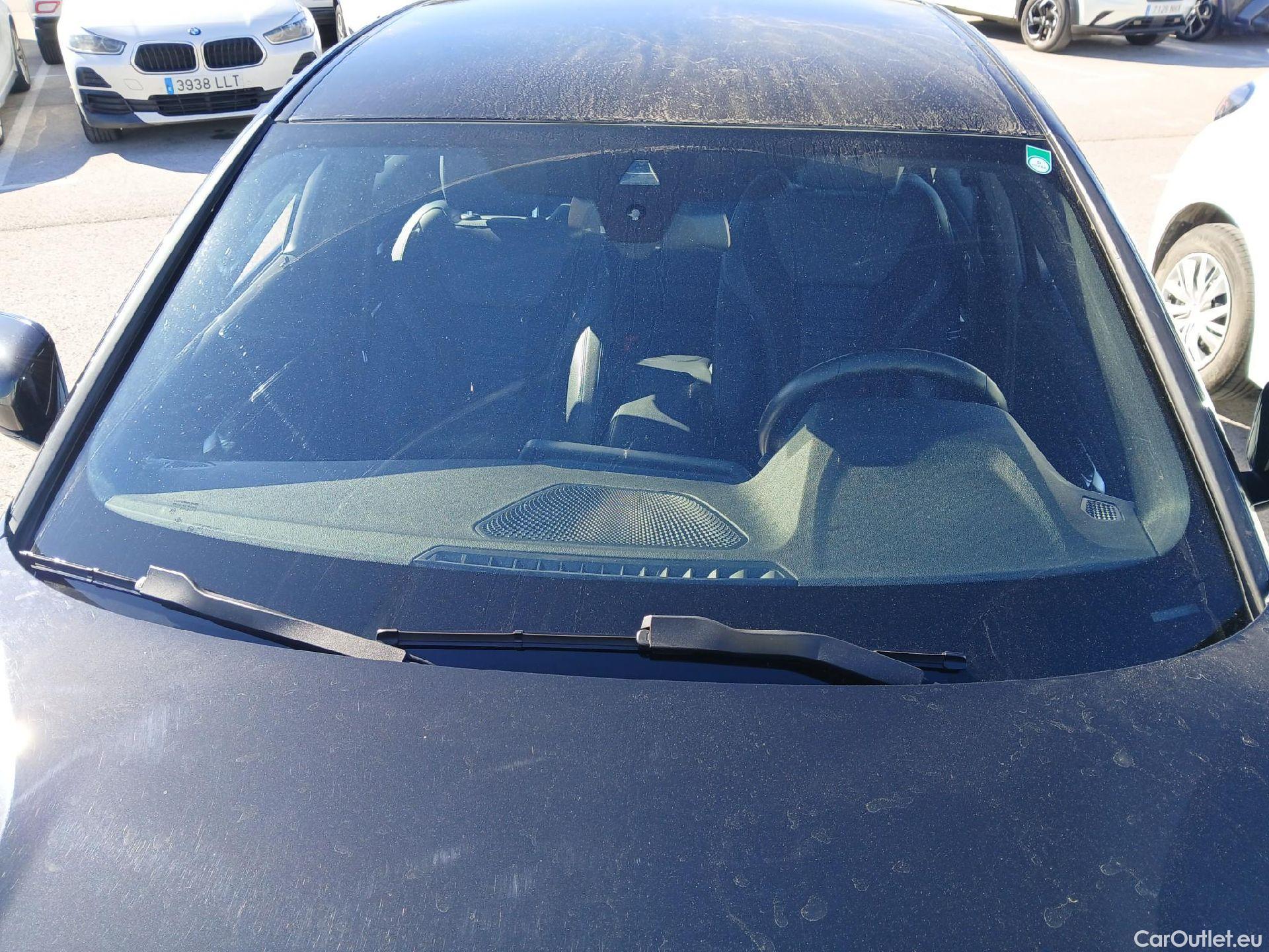  Bmw  Serie 3 BMW  / 2018 / 4P / sedán 320d Auto. #14