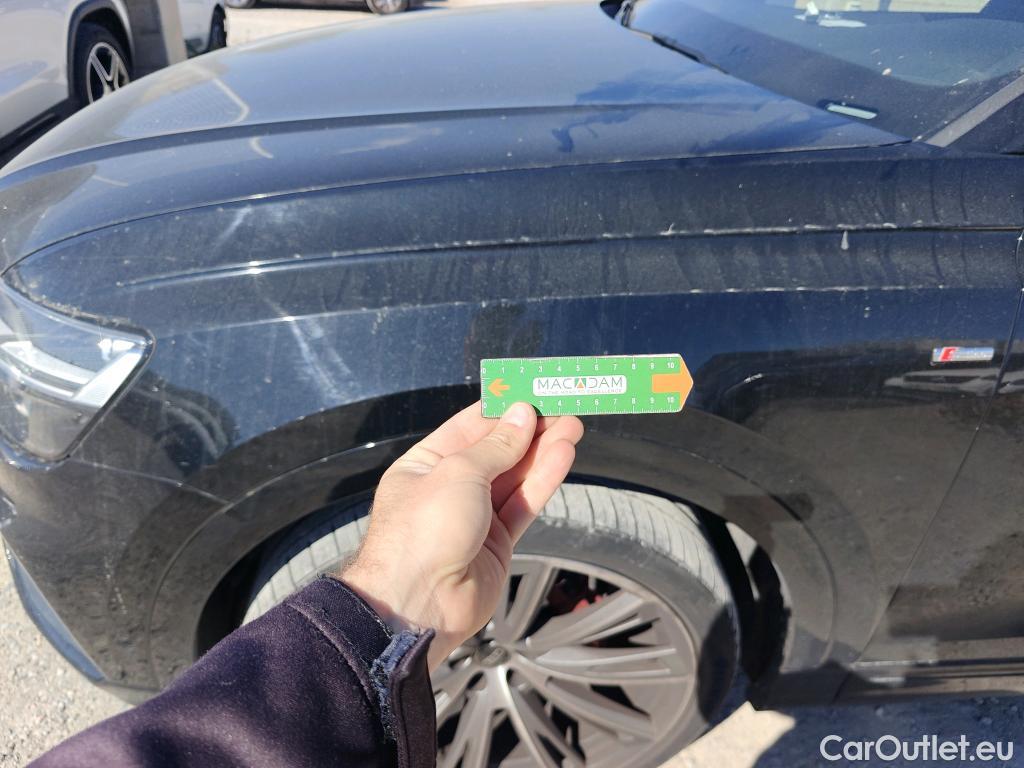  Audi  Q8 AUDI  / 2018 / 5P / todoterreno 50 TDI 210kW S Line quattro tiptronic #28