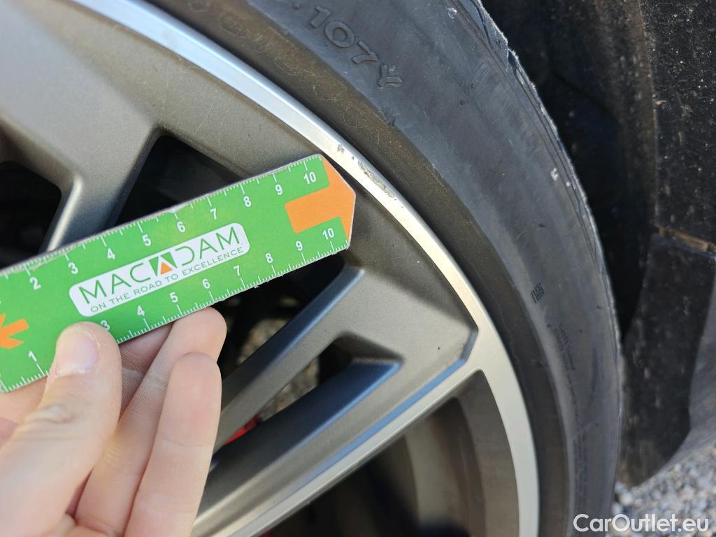  Audi  Q8 AUDI  / 2018 / 5P / todoterreno 50 TDI 210kW S Line quattro tiptronic #33