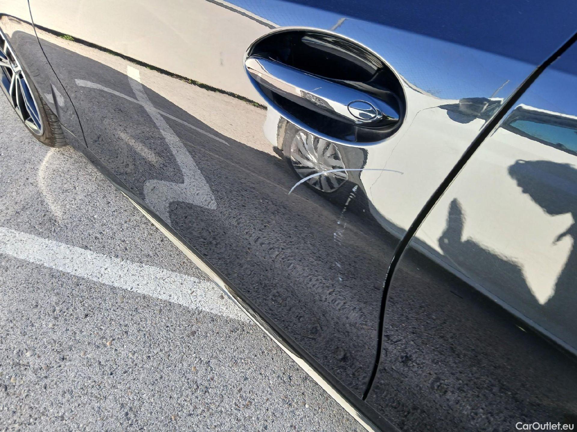  Bmw  Serie 3 BMW  / 2018 / 4P / sedán 320d Auto. #20