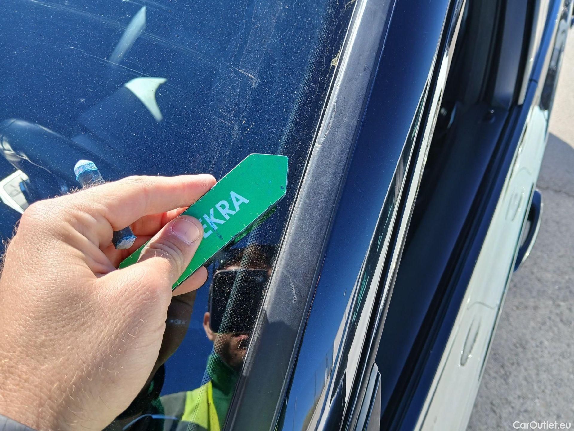  Bmw  Serie 3 BMW  / 2018 / 4P / sedán 320d Auto. #16