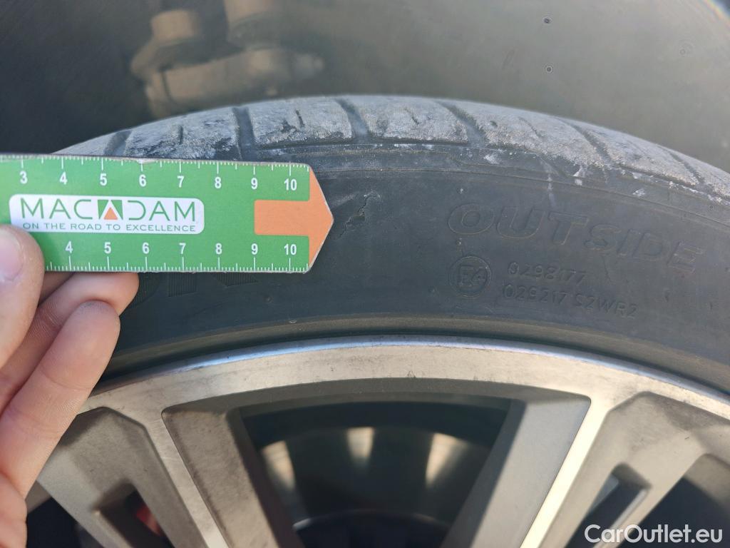  Audi  Q8 AUDI  / 2018 / 5P / todoterreno 50 TDI 210kW S Line quattro tiptronic #3