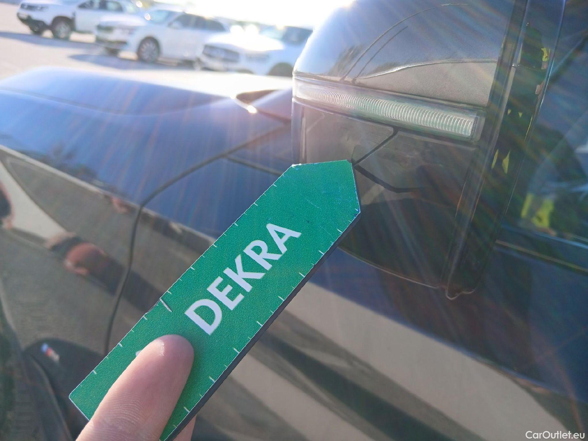  Bmw  Serie 5 BMW  / 2020 / 5P / familiar 530dA xDrive Touring #19