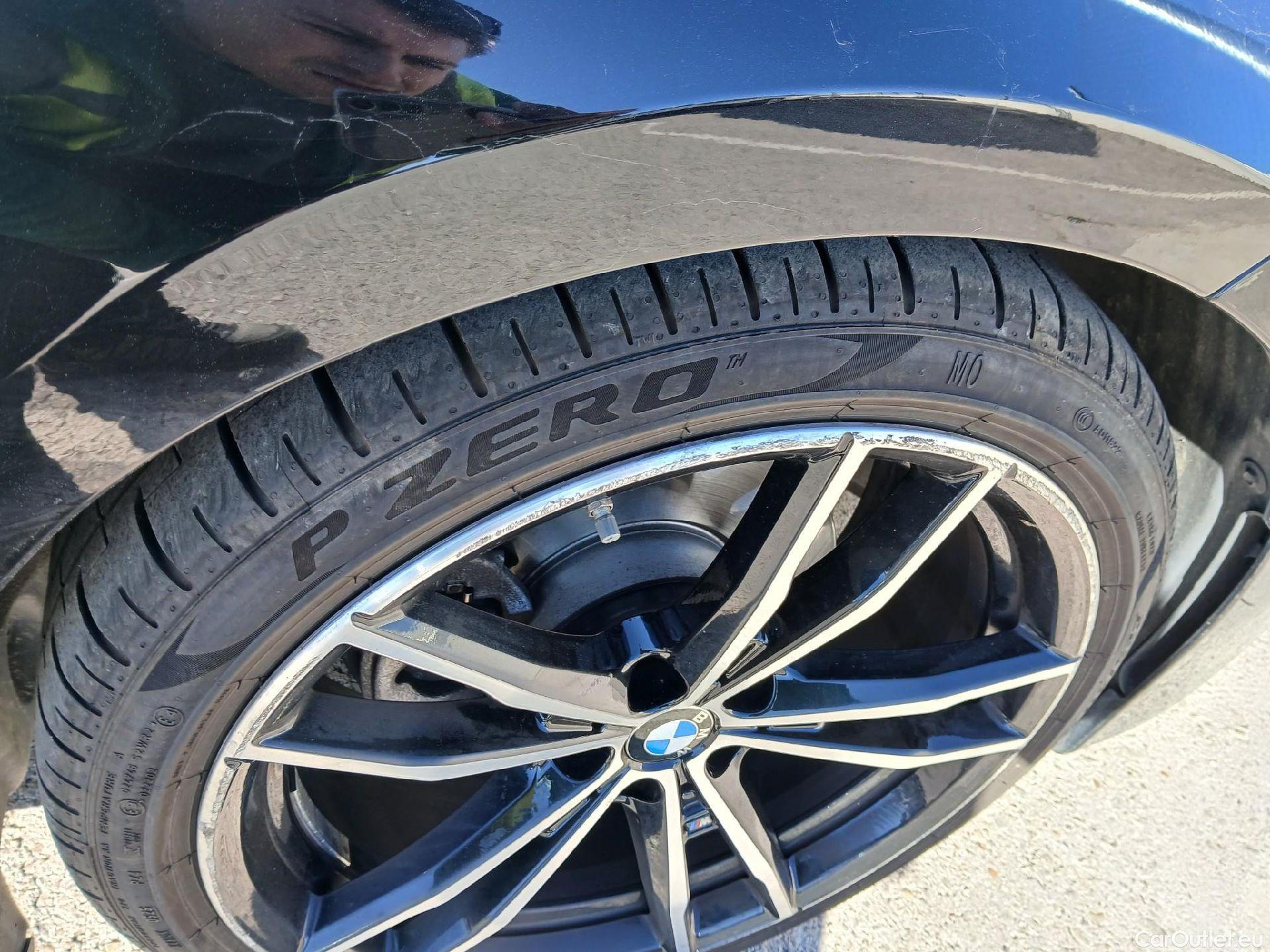  Bmw  Serie 3 BMW  / 2018 / 4P / sedán 320d Auto. #2