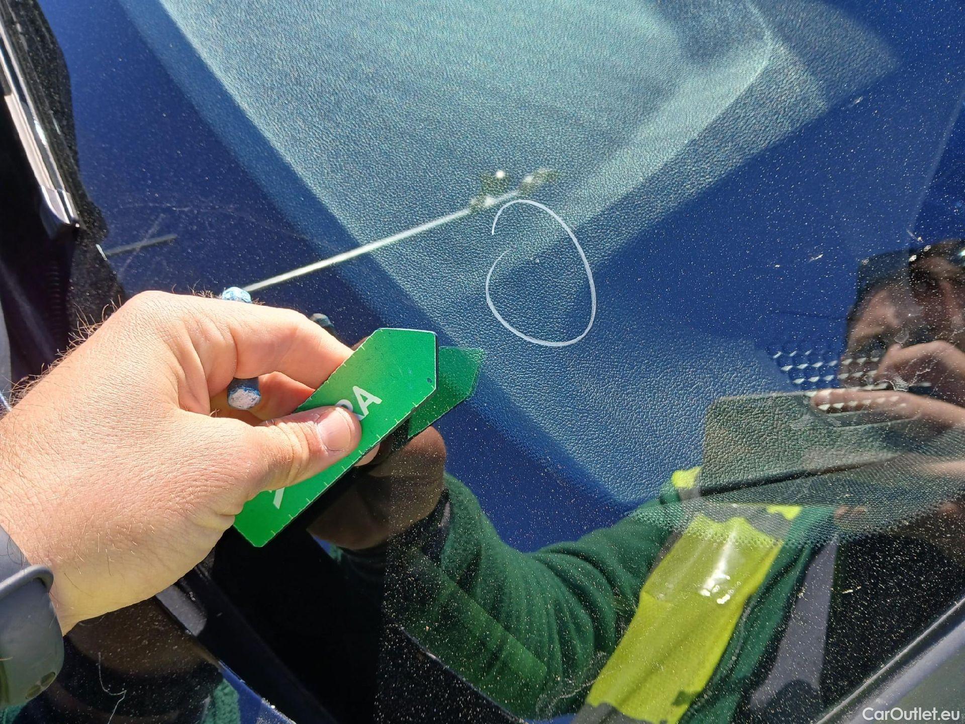  Bmw  Serie 3 BMW  / 2018 / 4P / sedán 320d Auto. #13