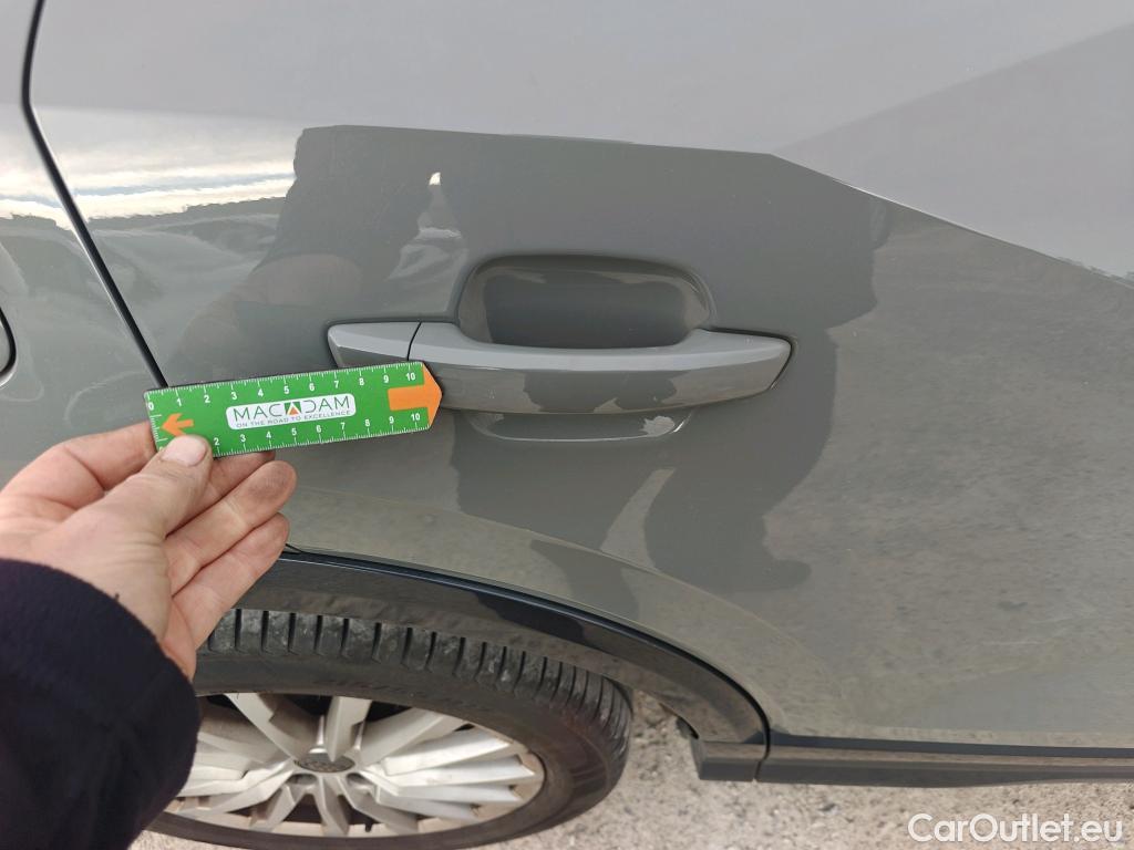  Audi  Q2 AUDI  / 2016 / 5P / todoterreno Design 30 TFSI 85kW (116CV) #58