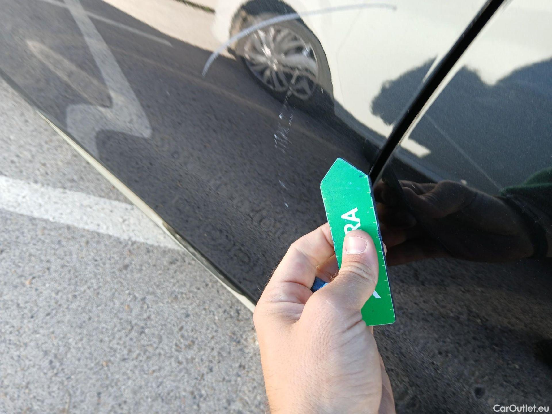  Bmw  Serie 3 BMW  / 2018 / 4P / sedán 320d Auto. #19