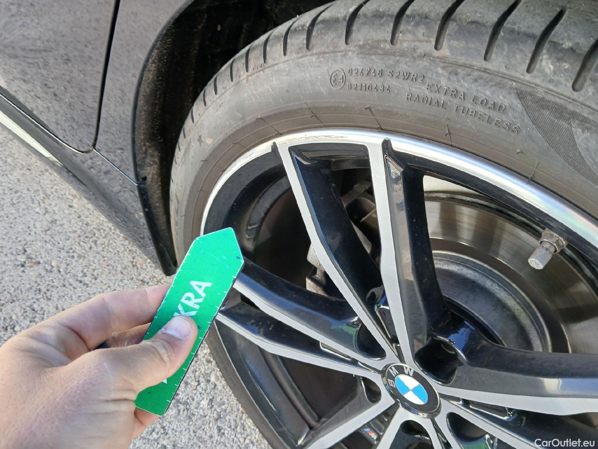  Bmw  Serie 3 BMW  / 2018 / 4P / sedán 320d Auto. #24