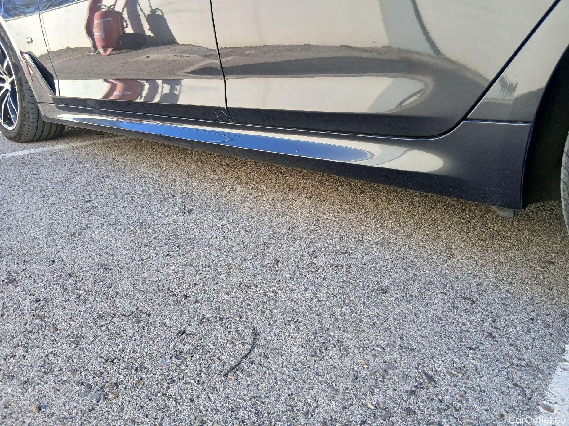  Bmw  Serie 5 BMW  / 2020 / 5P / familiar 530dA xDrive Touring #25