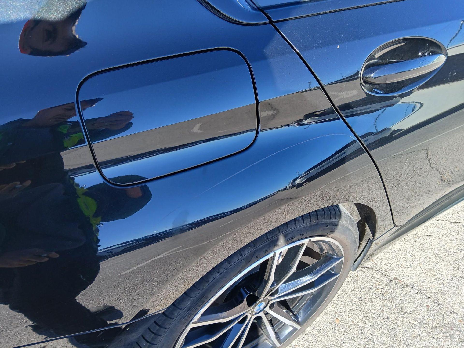  Bmw  Serie 3 BMW  / 2018 / 4P / sedán 320d Auto. #29