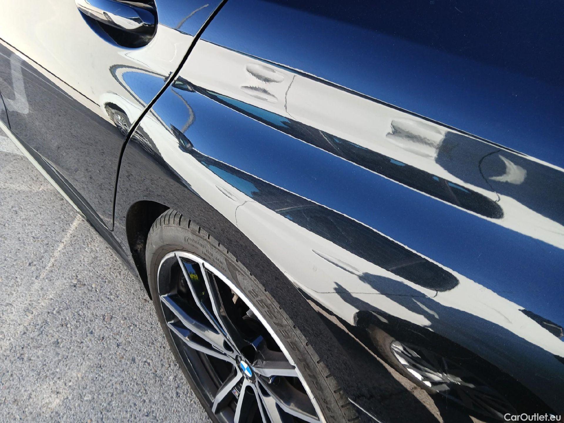  Bmw  Serie 3 BMW  / 2018 / 4P / sedán 320d Auto. #22