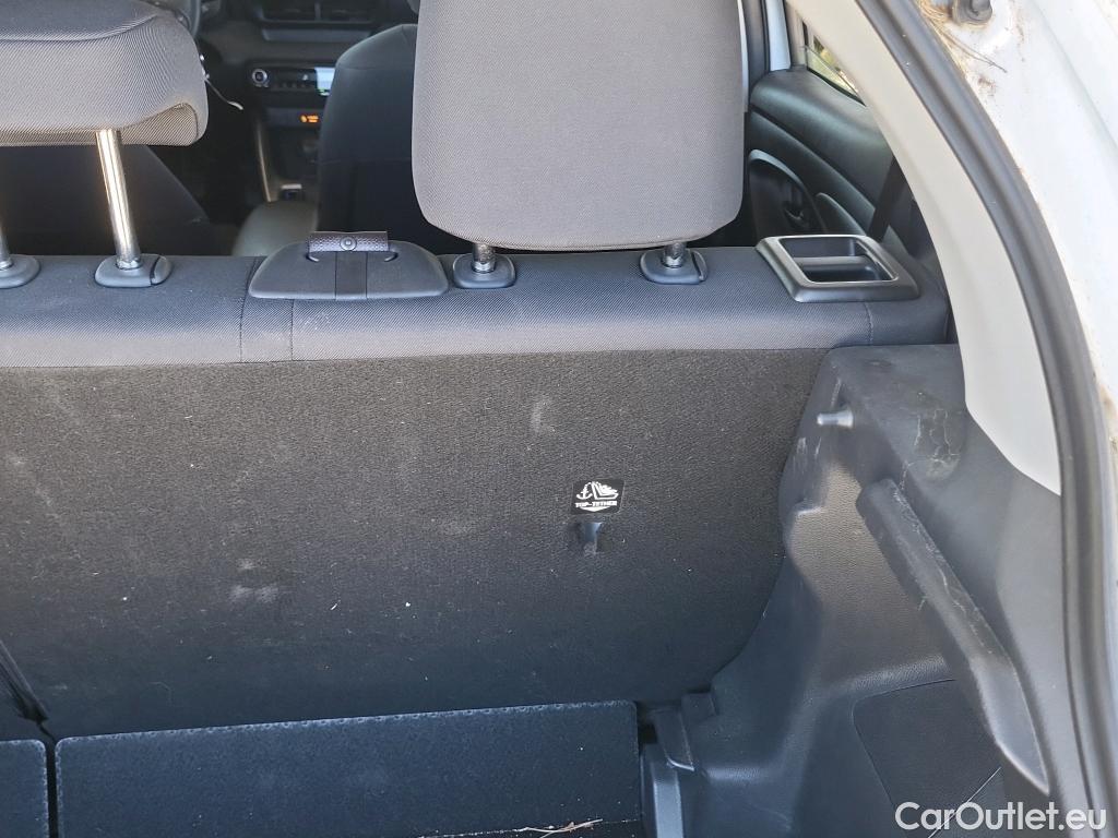  Toyota  Yaris MAZDA Mazda2 / 2019 / 5P / berlina con portón 1.5 85 kW (116 CV) CVT Centre-line #2