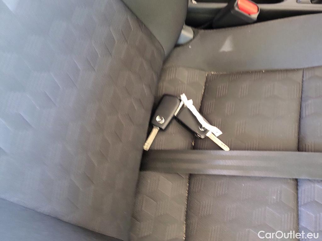  Toyota  Yaris MAZDA Mazda2 / 2019 / 5P / berlina con portón 1.5 85 kW (116 CV) CVT Centre-line #5