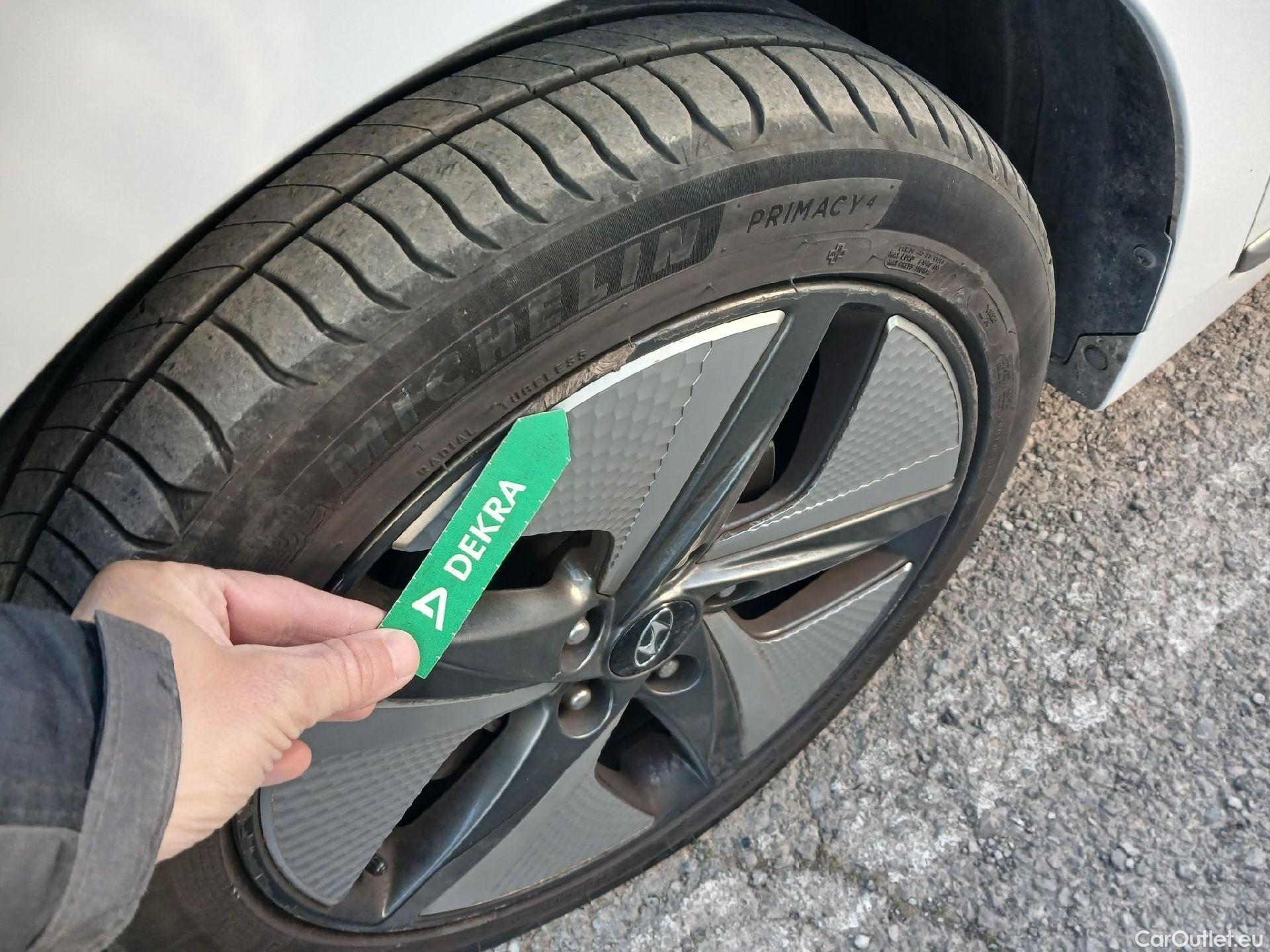  Hyundai   Ioniq HYUNDAI / 2019 / 5P / berlina con portón 1.6 GDI HEV Klass LE DCT #7