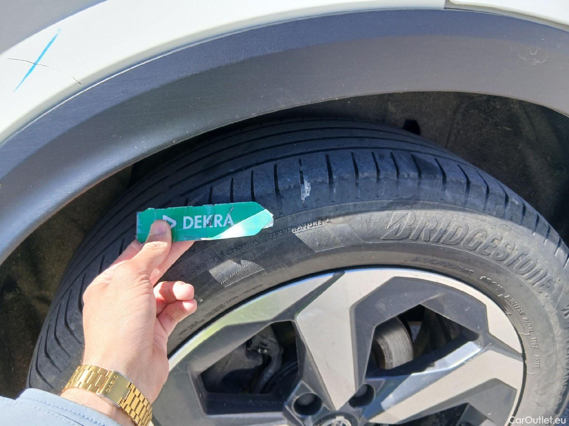  Nissan  Qashqai NISSAN  / 2021 / 5P / todoterreno DIG-T 116kW mHEV Xtronic 4x4 N-Connecta #38