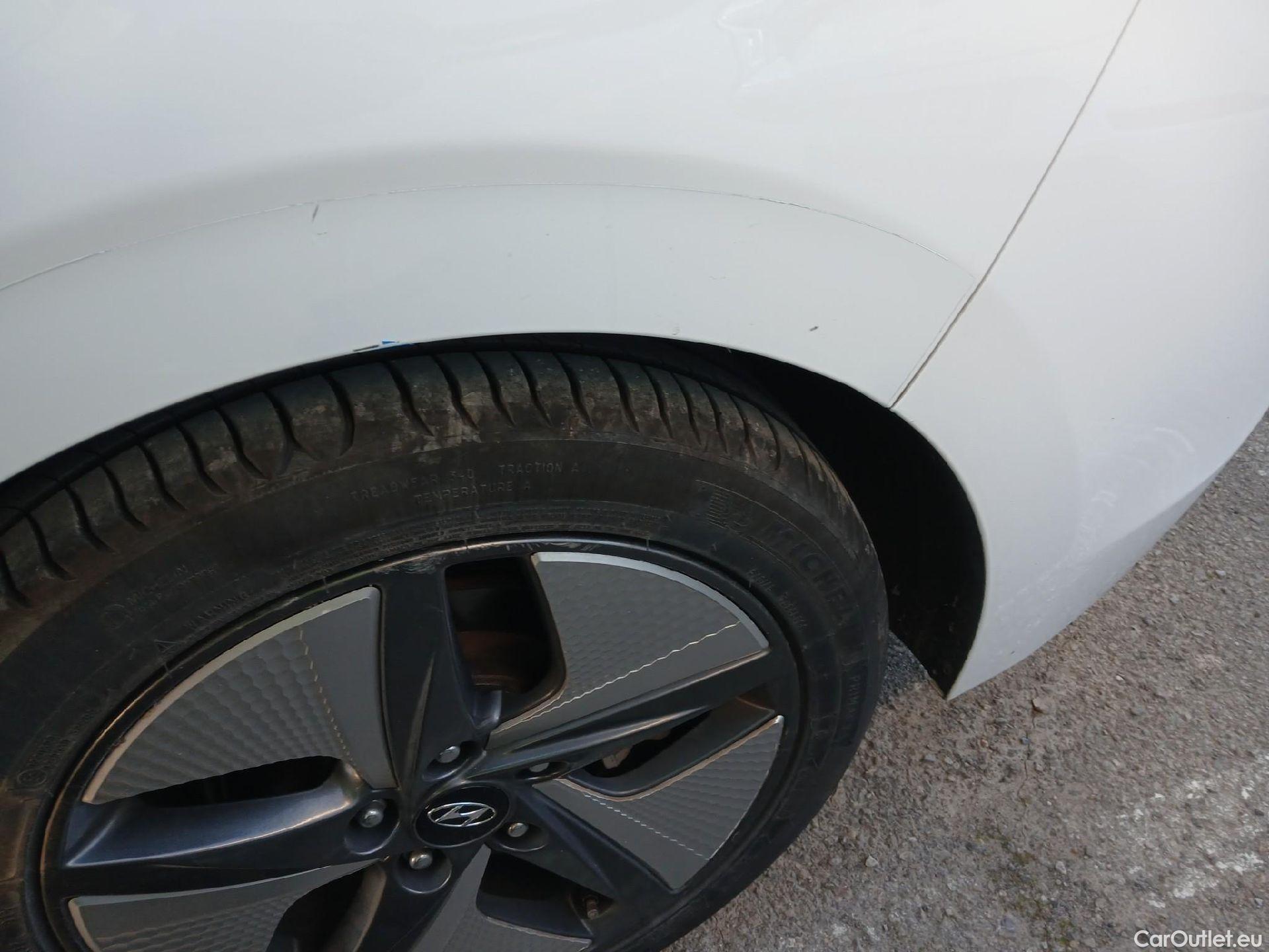  Hyundai   Ioniq HYUNDAI / 2019 / 5P / berlina con portón 1.6 GDI HEV Klass LE DCT #11