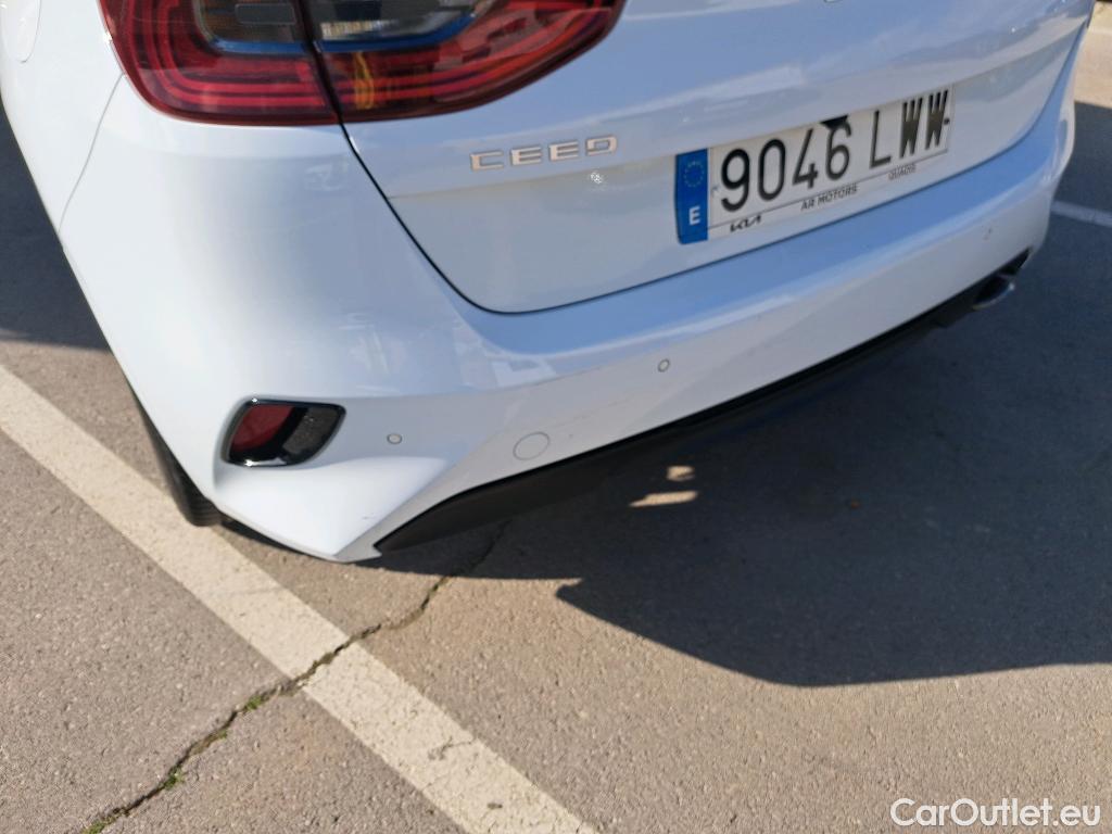  KIA  Cee'd KIA Ceed / 2021 / 5P / berlina con portón 1.0 T-GDi 88kW (120CV) Tech #24