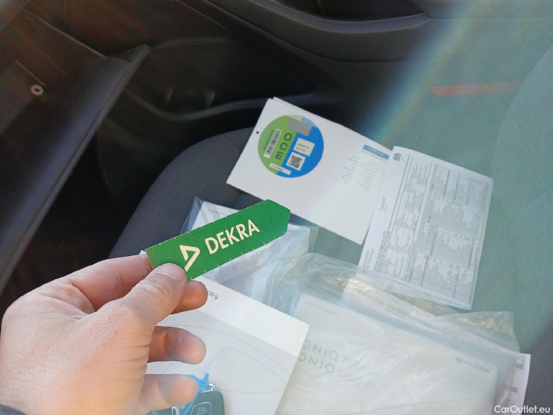  Hyundai   Ioniq HYUNDAI / 2019 / 5P / berlina con portón 1.6 GDI HEV Klass LE DCT #26