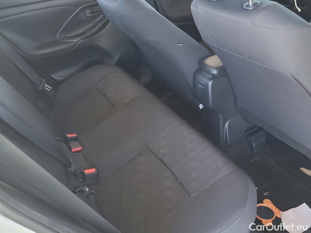  Toyota  Yaris MAZDA Mazda2 / 2019 / 5P / berlina con portón 1.5 85 kW (116 CV) CVT Centre-line #10