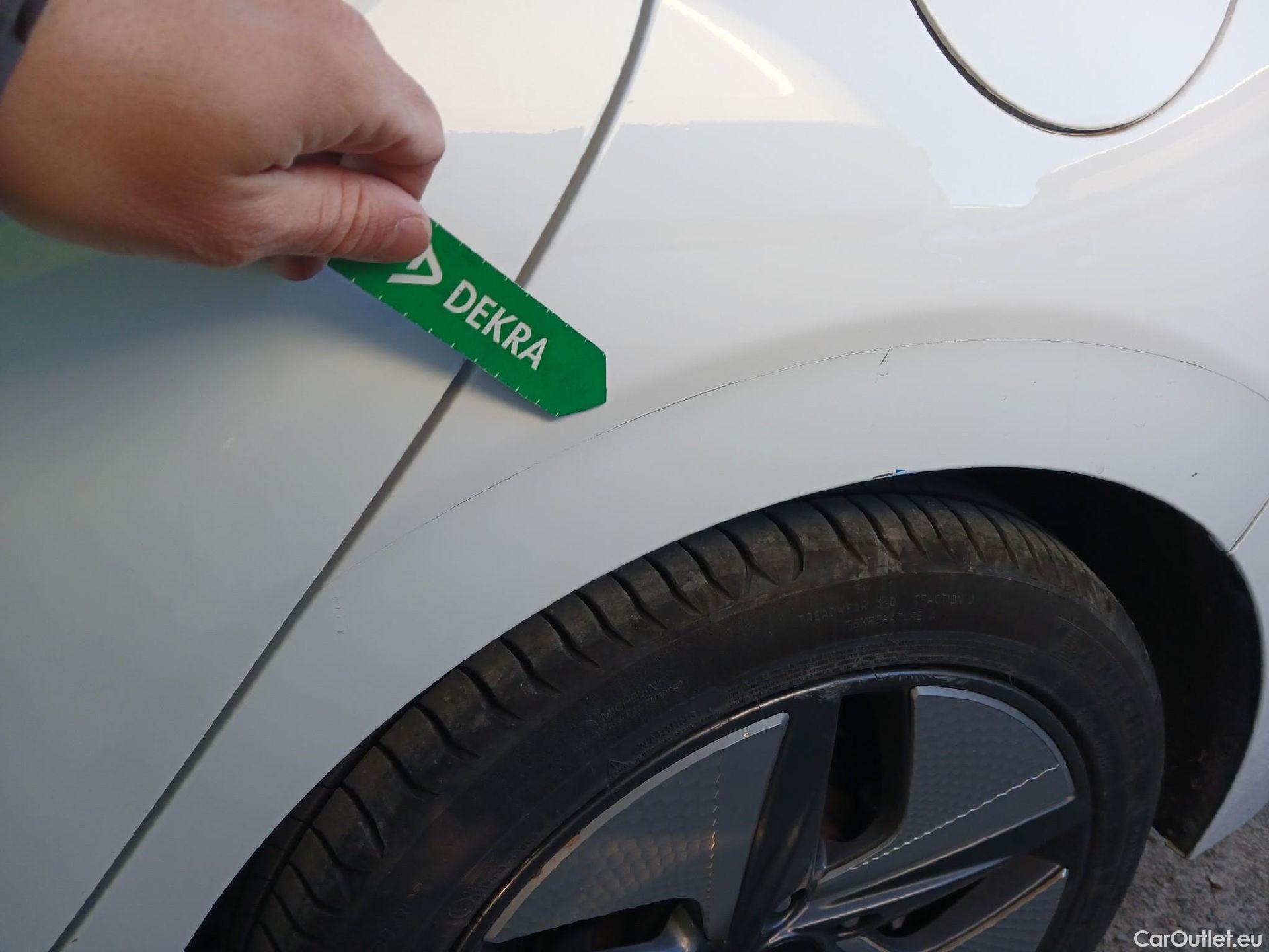  Hyundai   Ioniq HYUNDAI / 2019 / 5P / berlina con portón 1.6 GDI HEV Klass LE DCT #10