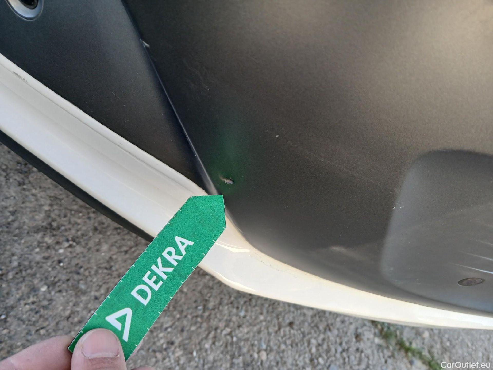  Hyundai   Ioniq HYUNDAI / 2019 / 5P / berlina con portón 1.6 GDI HEV Klass LE DCT #16