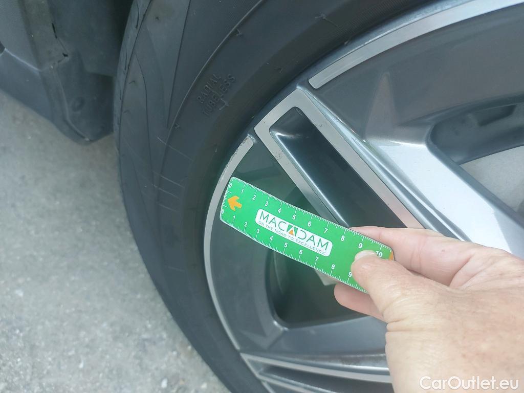  Mercedes  G-Klasee MERCEDES-BENZ GLC Coupé / 2019 / 5P / coupé GLC 200 d 4MATIC #4