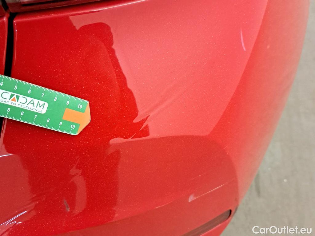  Hyundai  i30 HYUNDAI  / 2020 / 5P / berlina con portón 1.5 DPI Klass SLX #13