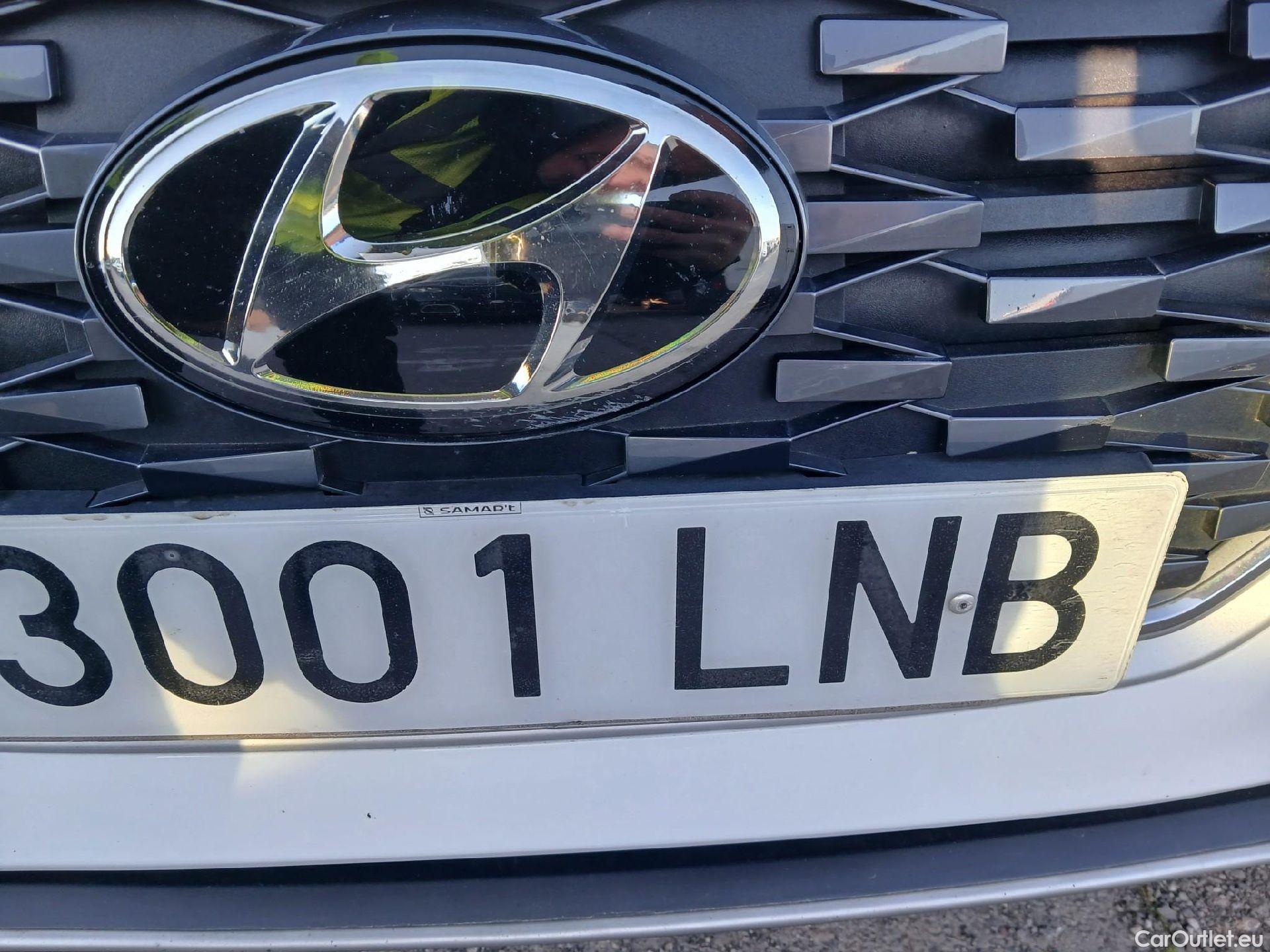  Hyundai   Ioniq HYUNDAI / 2019 / 5P / berlina con portón 1.6 GDI HEV Klass LE DCT #1