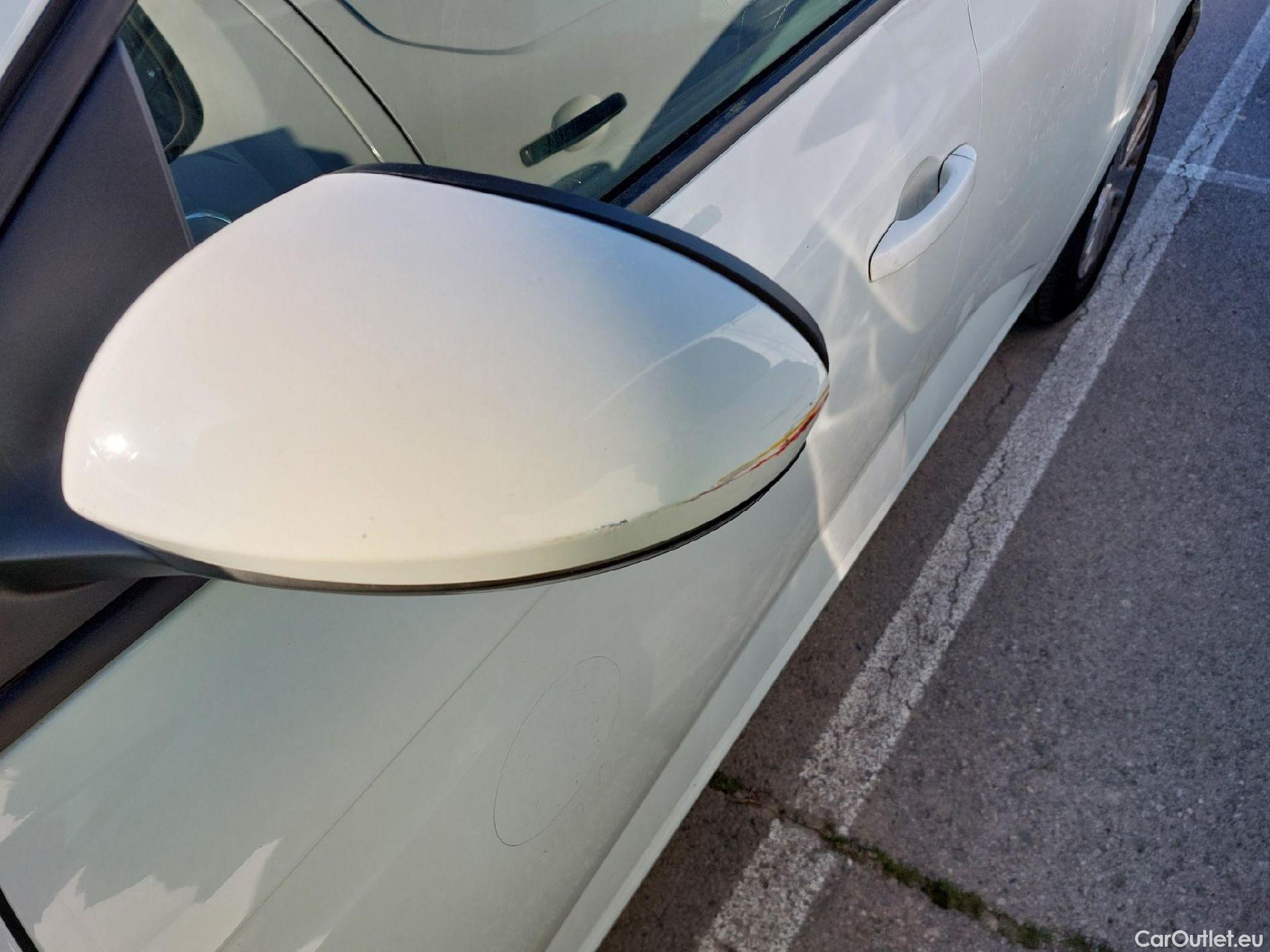  Renault  Megane RENAULT Mégane / 2015 / 5P / berlina con portón Life Blue dCi 70kW (95CV) #5