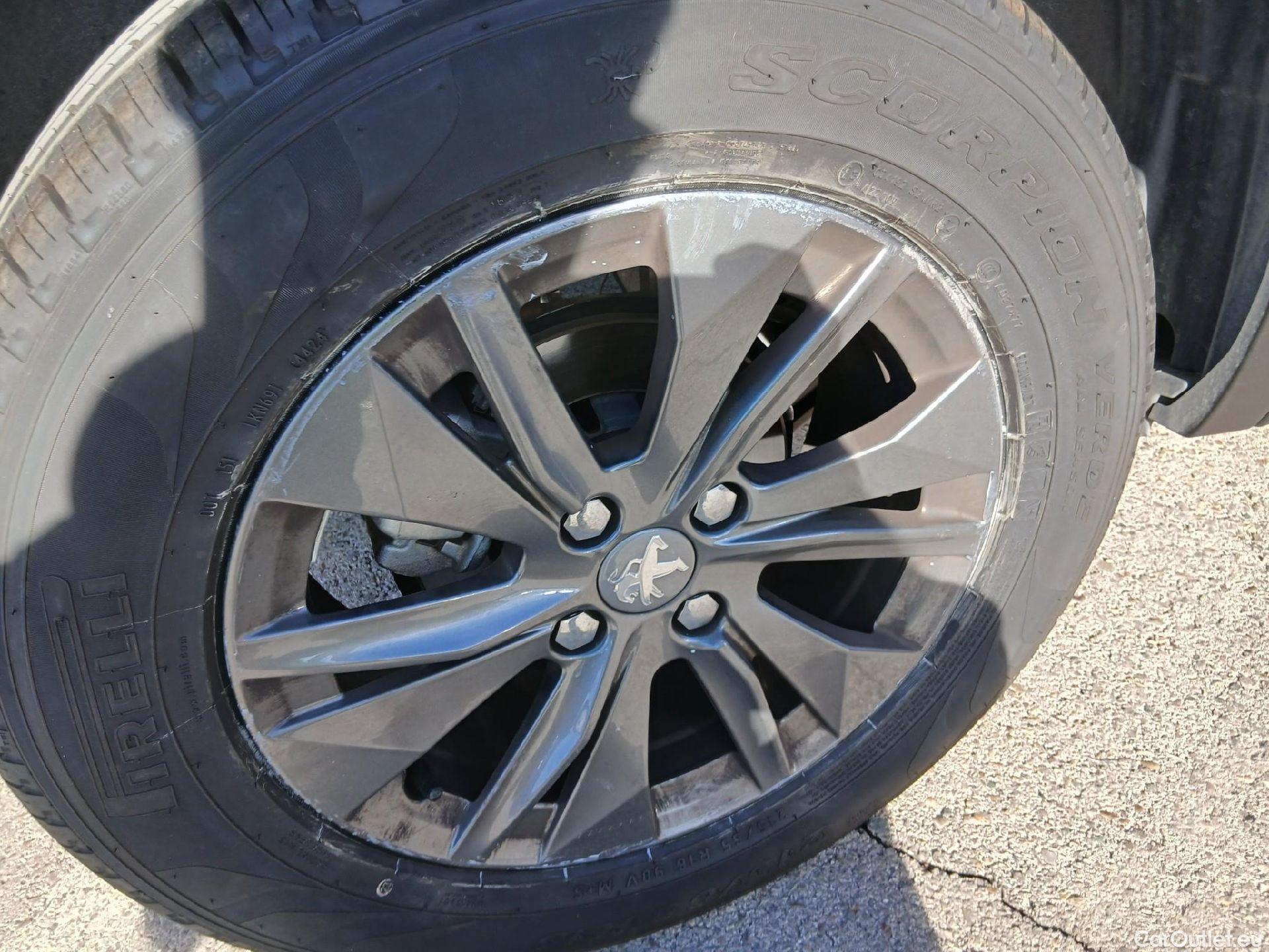  Peugeot  2008  Active Pack 1.2 PureTech 100CV MT6 E6d #22