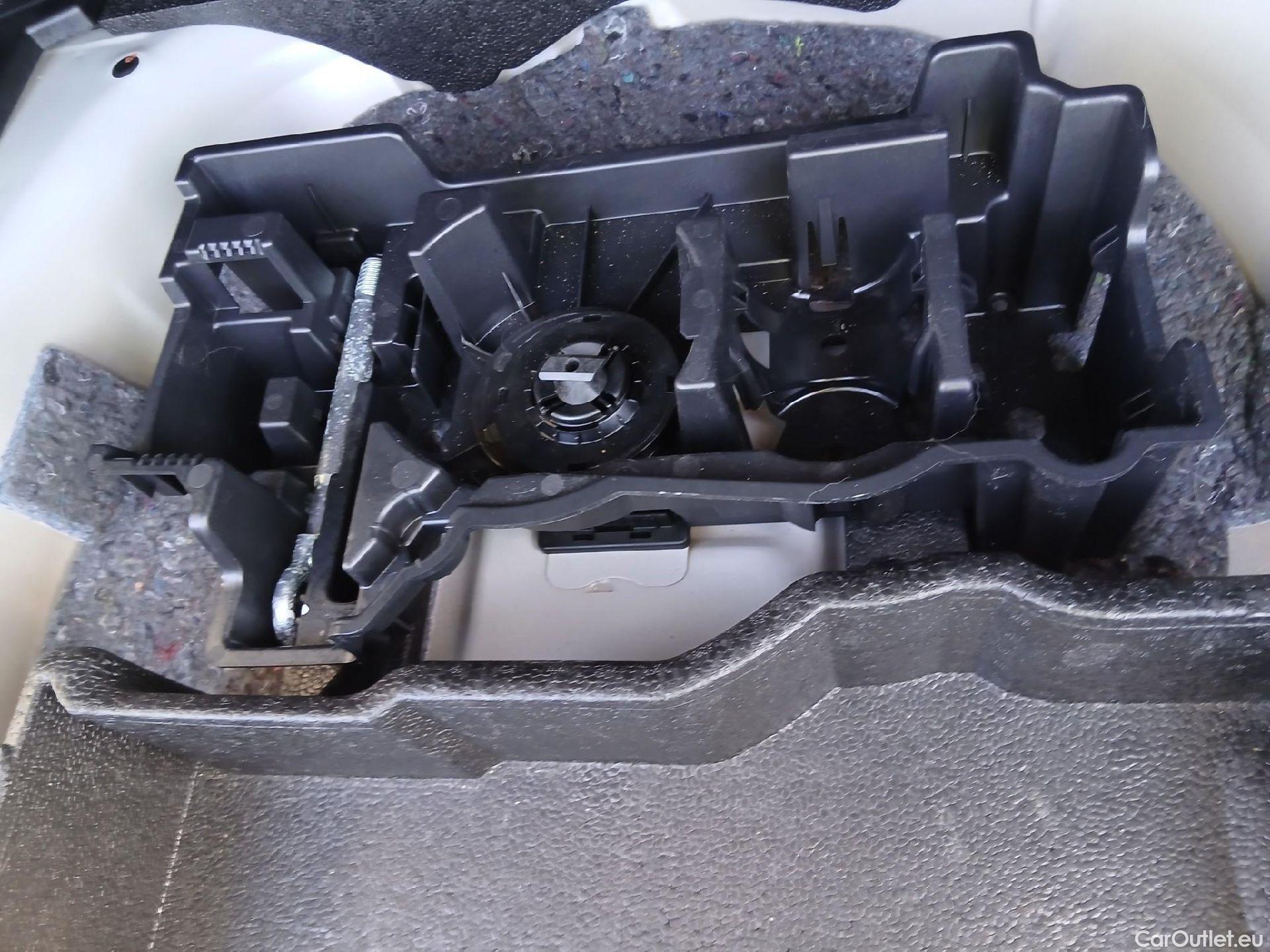  Peugeot  2008  Active Pack 1.2 PureTech 100CV MT6 E6d #2