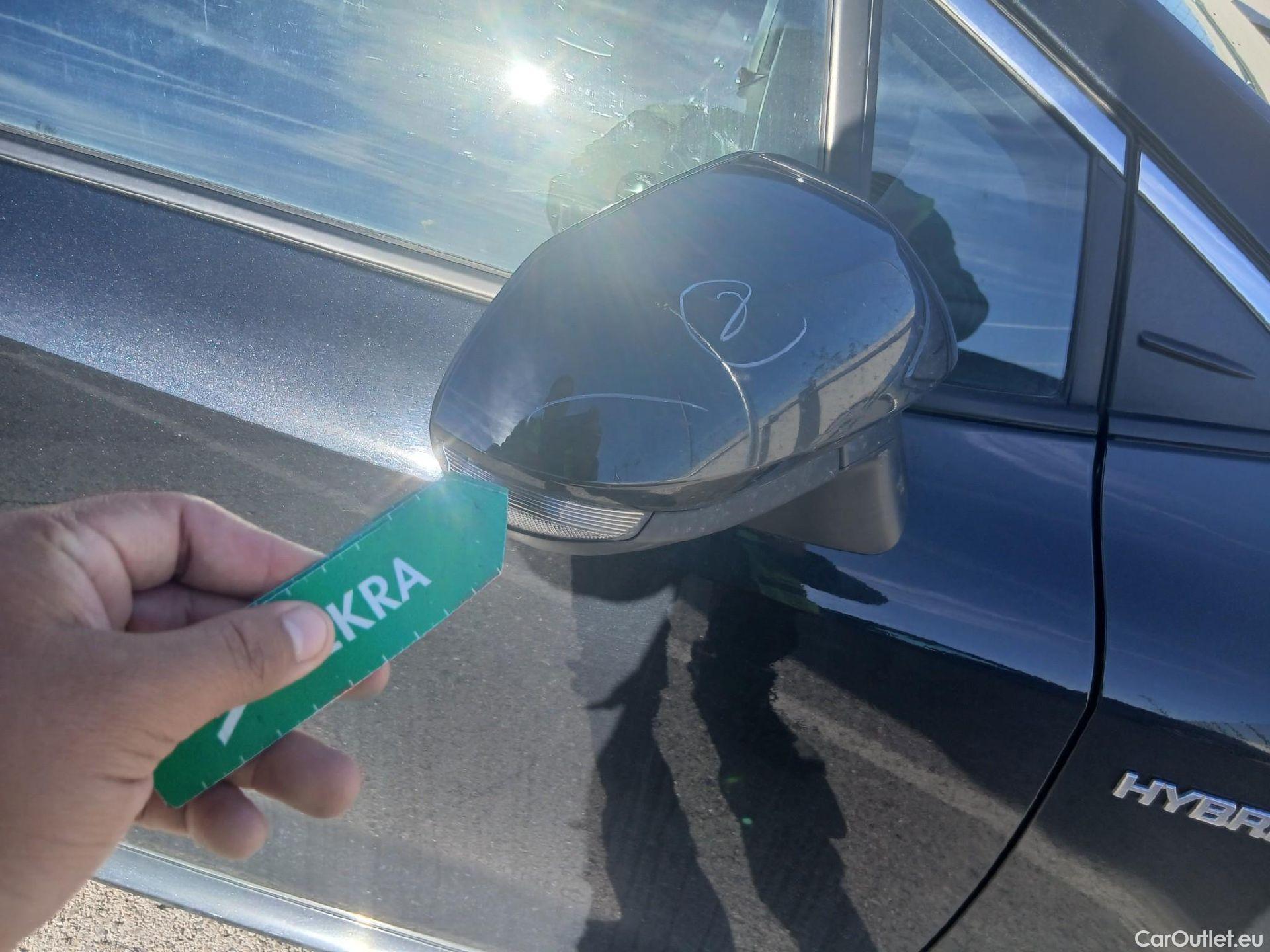  Toyota  Corolla TOYOTA  / 2019 / 5P / familiar 1.8 125H STYLE E-CVT TOURING SPORT #24