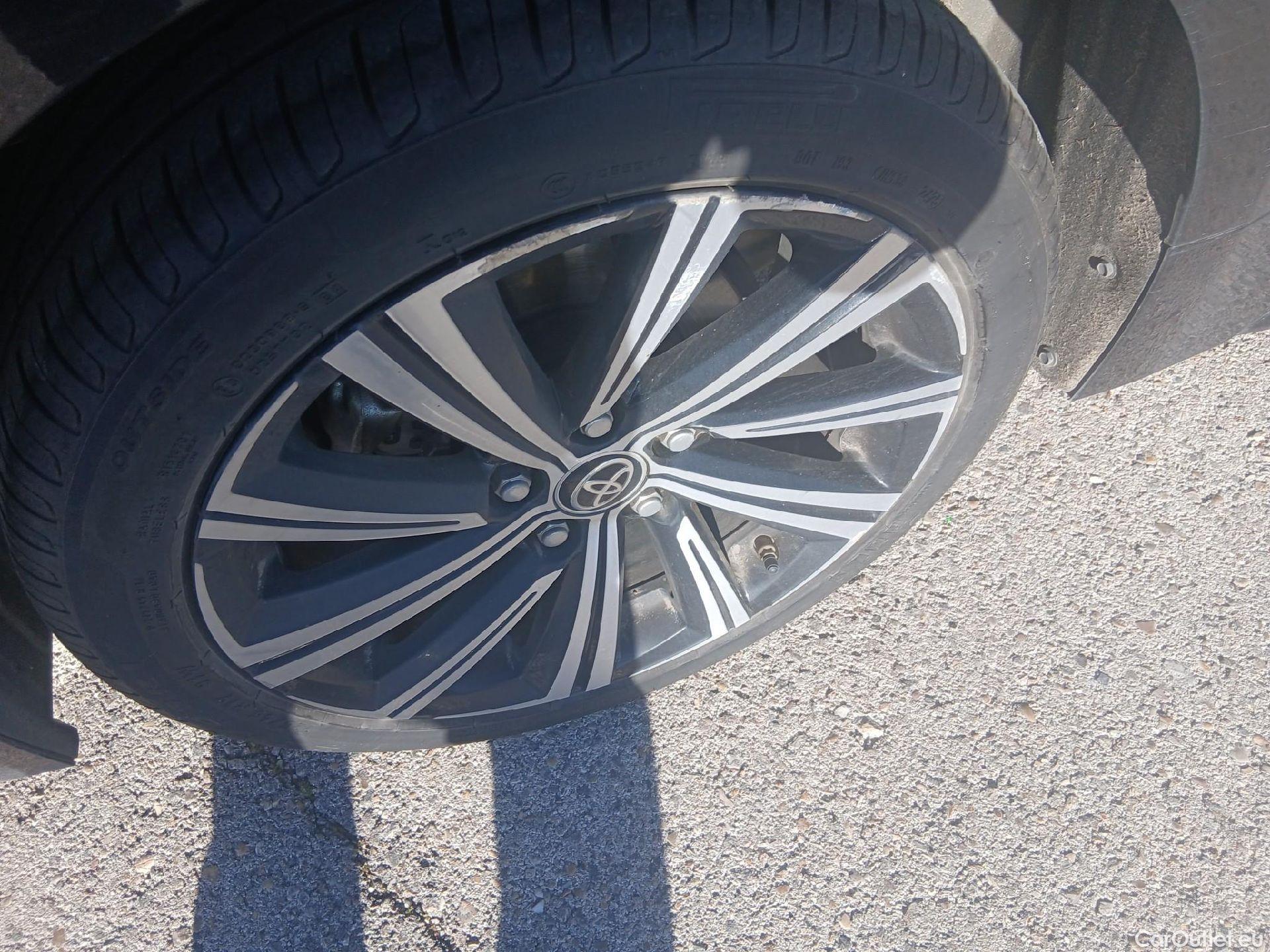  Toyota  Corolla TOYOTA  / 2019 / 5P / familiar 1.8 125H STYLE E-CVT TOURING SPORT #22