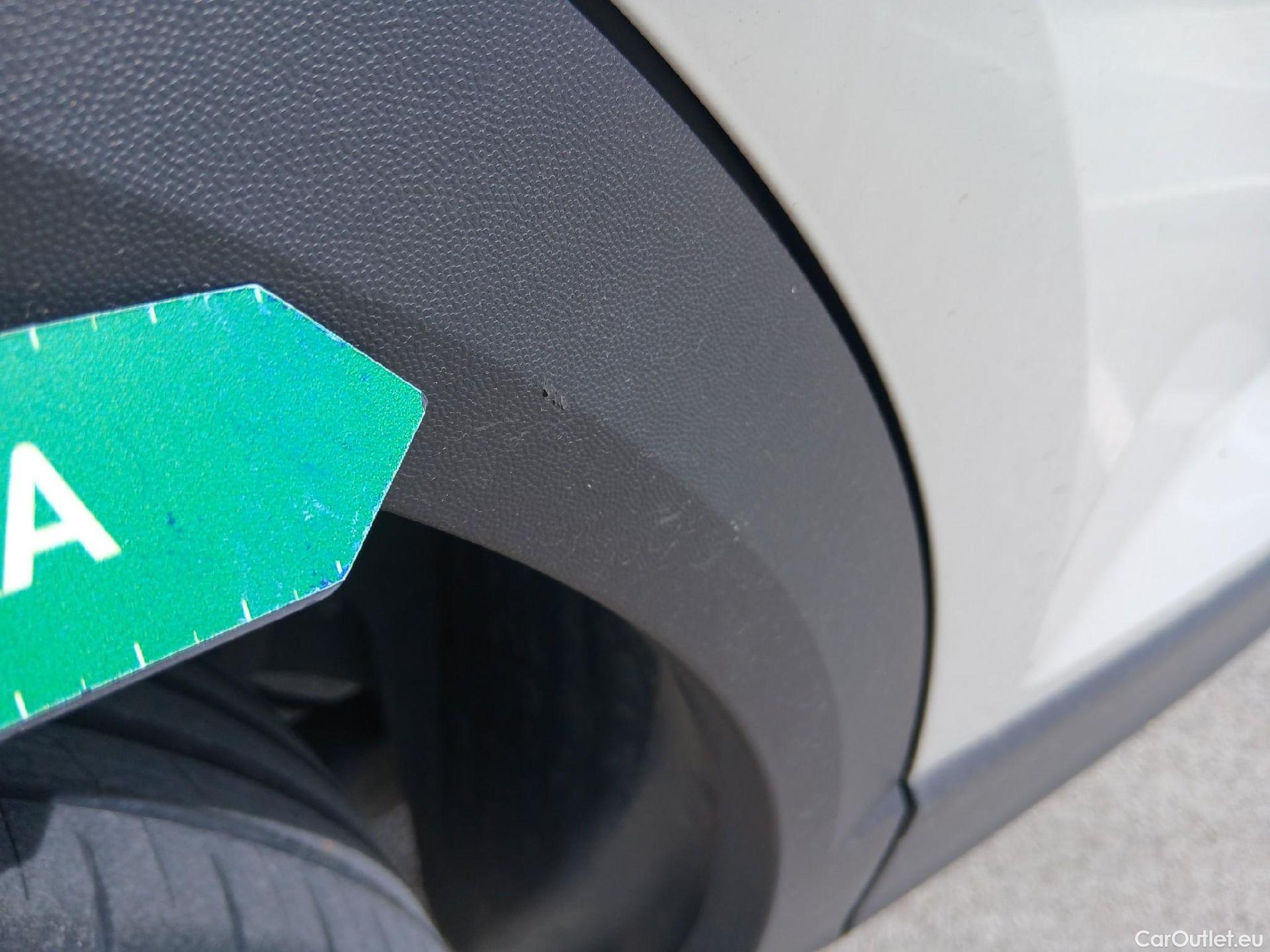  Volkswagen  T-ROC VOLKSWAGEN  / 2021 / 5P / todoterreno Life 1.5 TSI 110kW (150CV) DSG #29