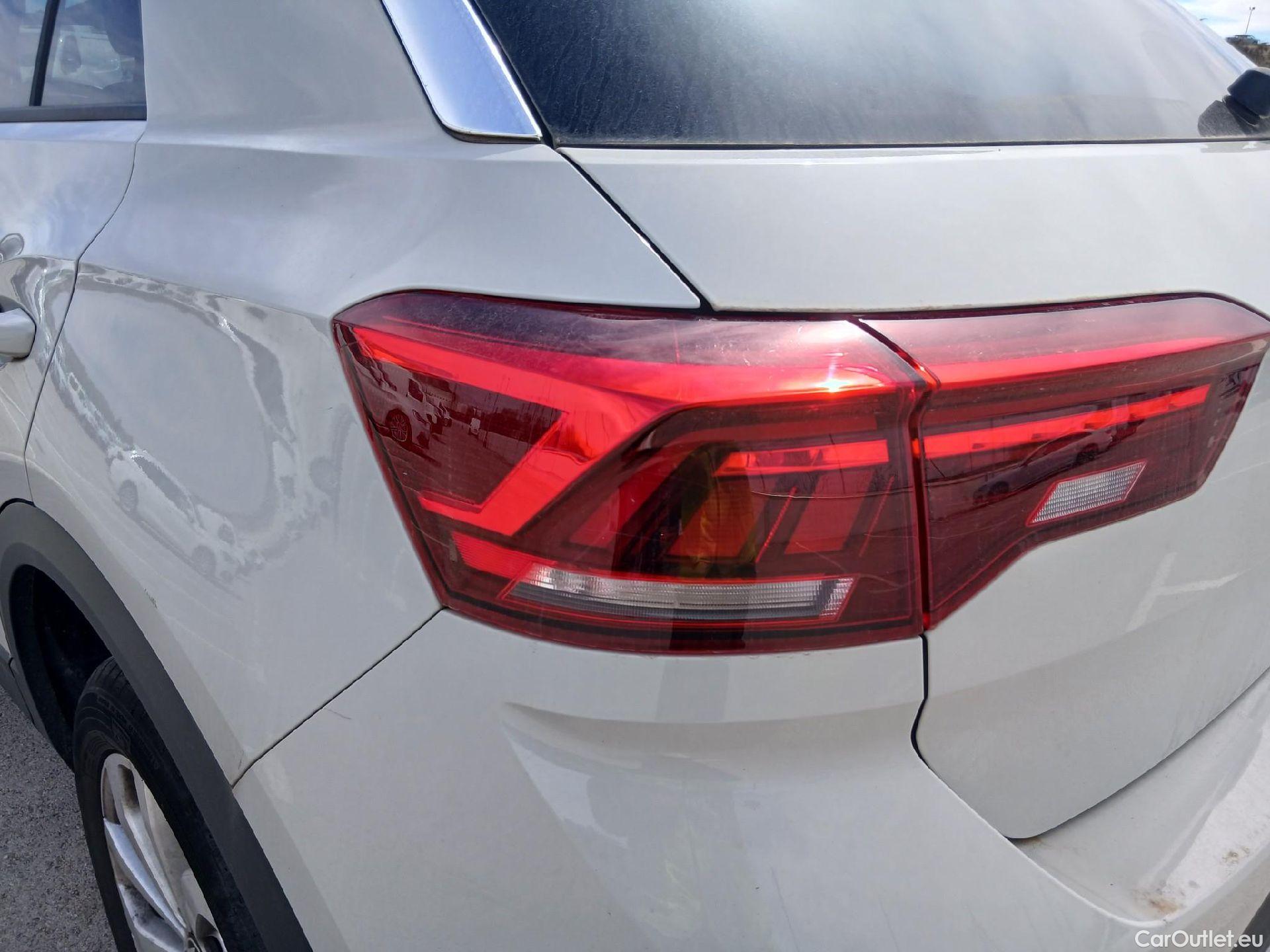  Volkswagen  T-ROC VOLKSWAGEN  / 2021 / 5P / todoterreno Life 1.5 TSI 110kW (150CV) DSG #18