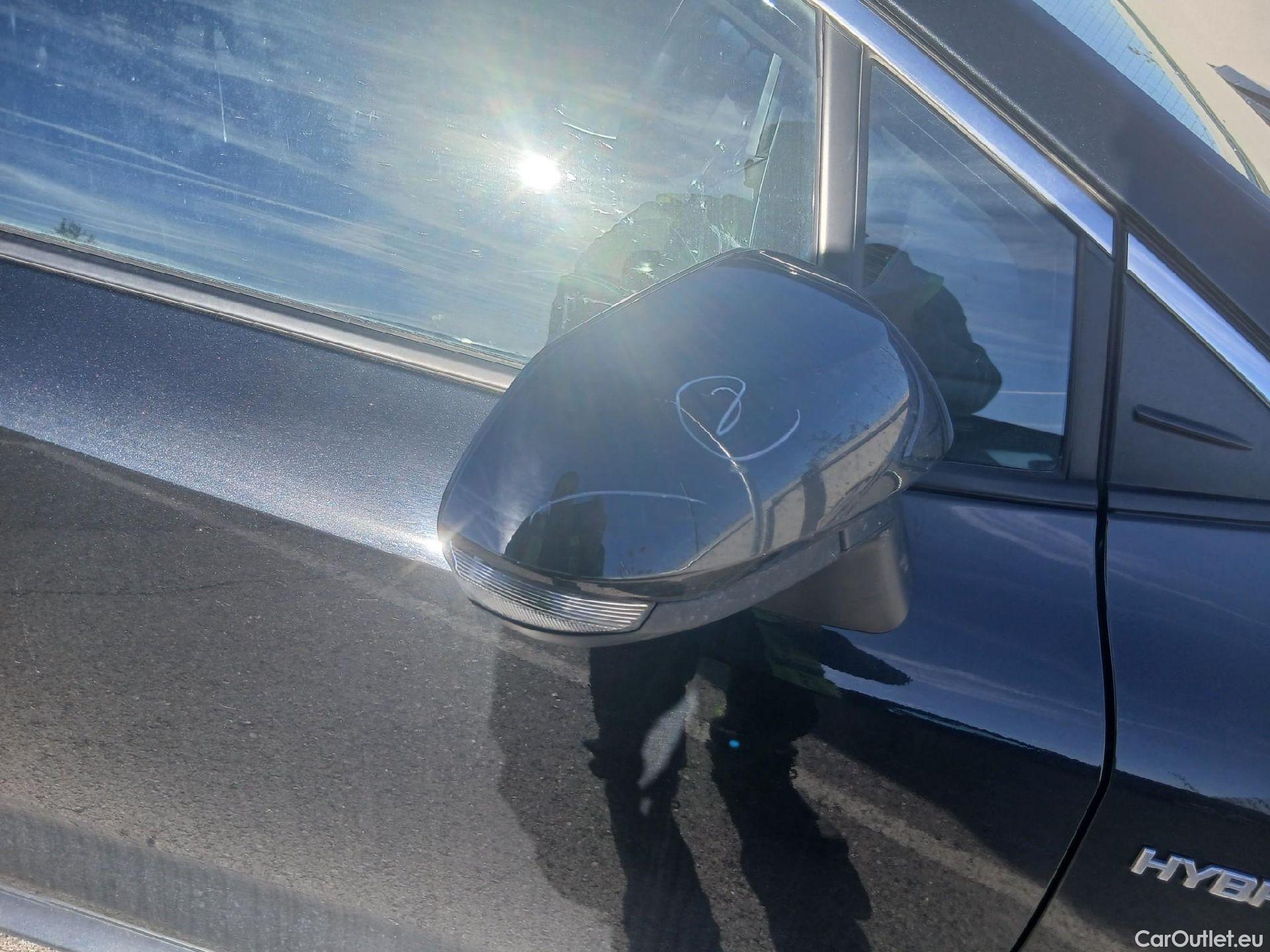  Toyota  Corolla TOYOTA  / 2019 / 5P / familiar 1.8 125H STYLE E-CVT TOURING SPORT #25