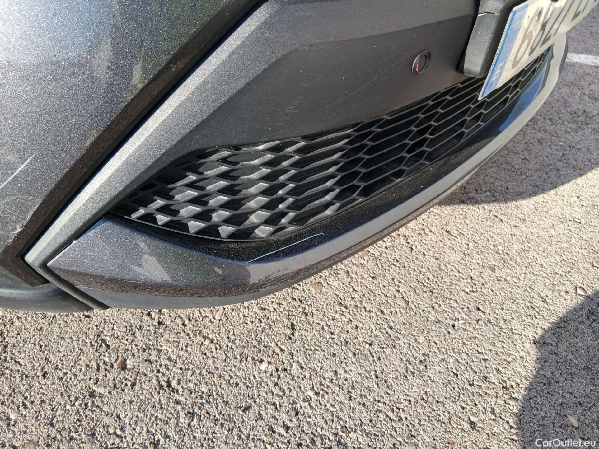  Toyota  C-HR TOYOTA  / 2019 / 5P / todoterreno 1.8 125H Advance #8